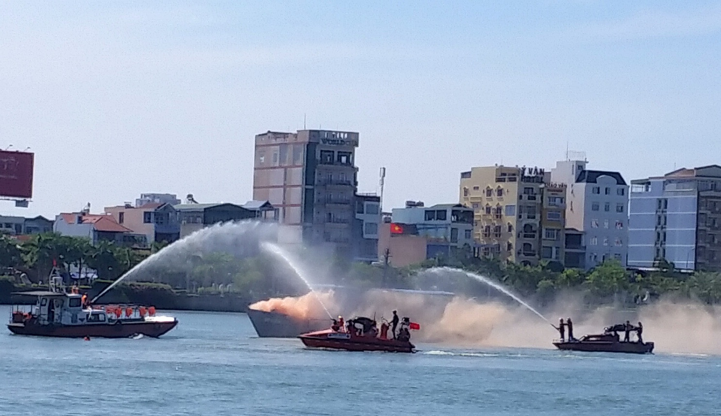 Hai quan My - Viet dien tap tai Da Nang anh 1