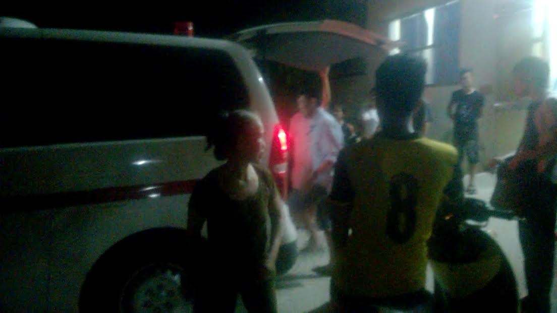 Gan 100 nguoi tim kiem thi the 2 tre em duoi nuoc hinh anh