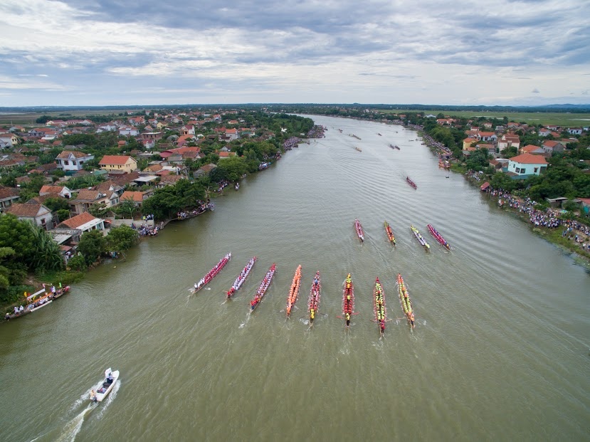 Du khach keo den Quang Binh xem dua thuyen anh 2