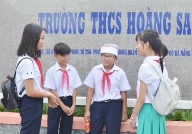 Truong Hoang Sa lan dau khai giang nam hoc moi hinh anh