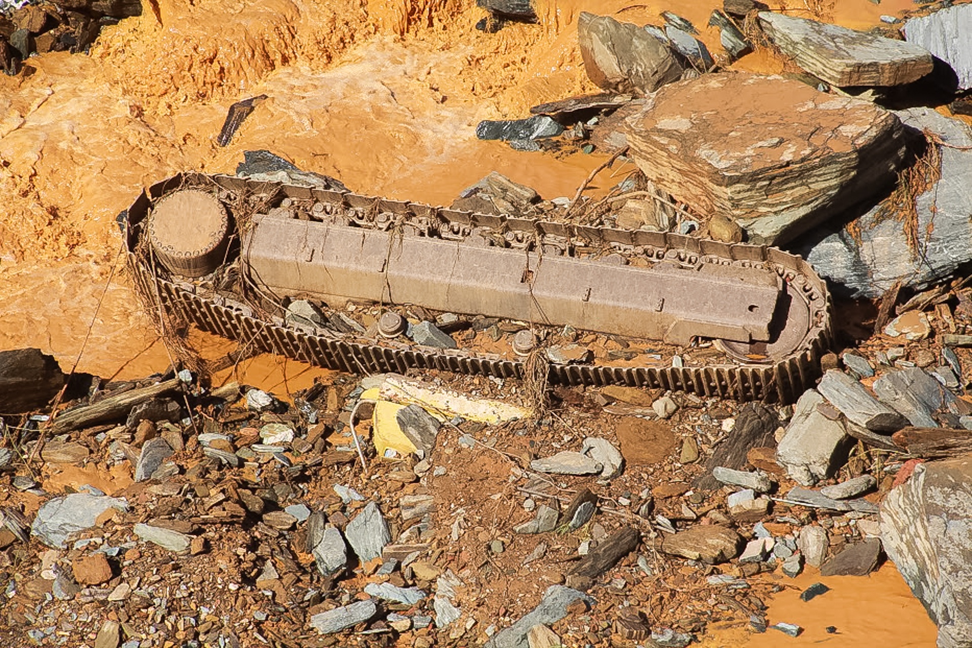 Vo dap thuy dien o Quang Nam anh 7