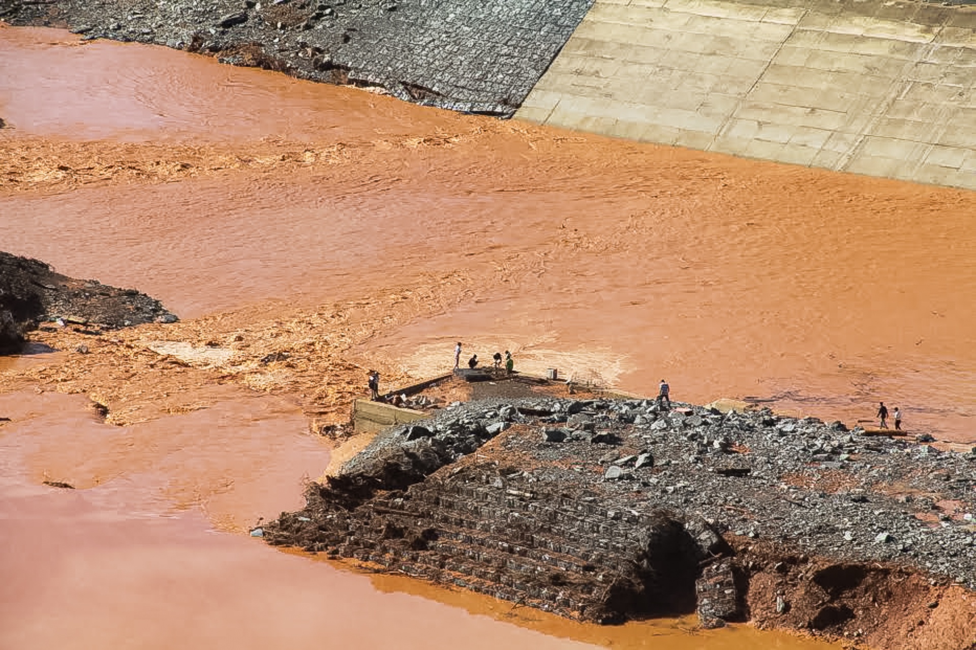 Vo dap thuy dien o Quang Nam anh 5