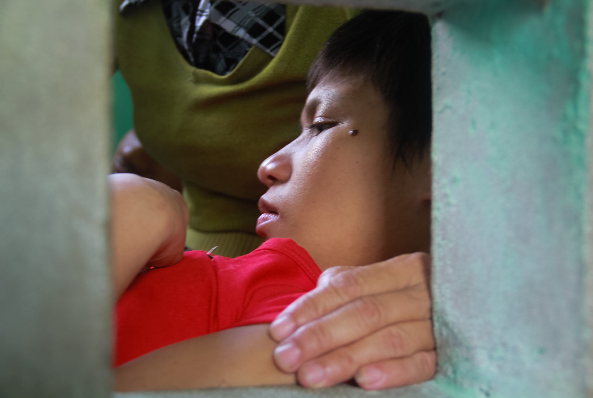 Nguoi me o Quang Nam nhot hai con tam than anh 5