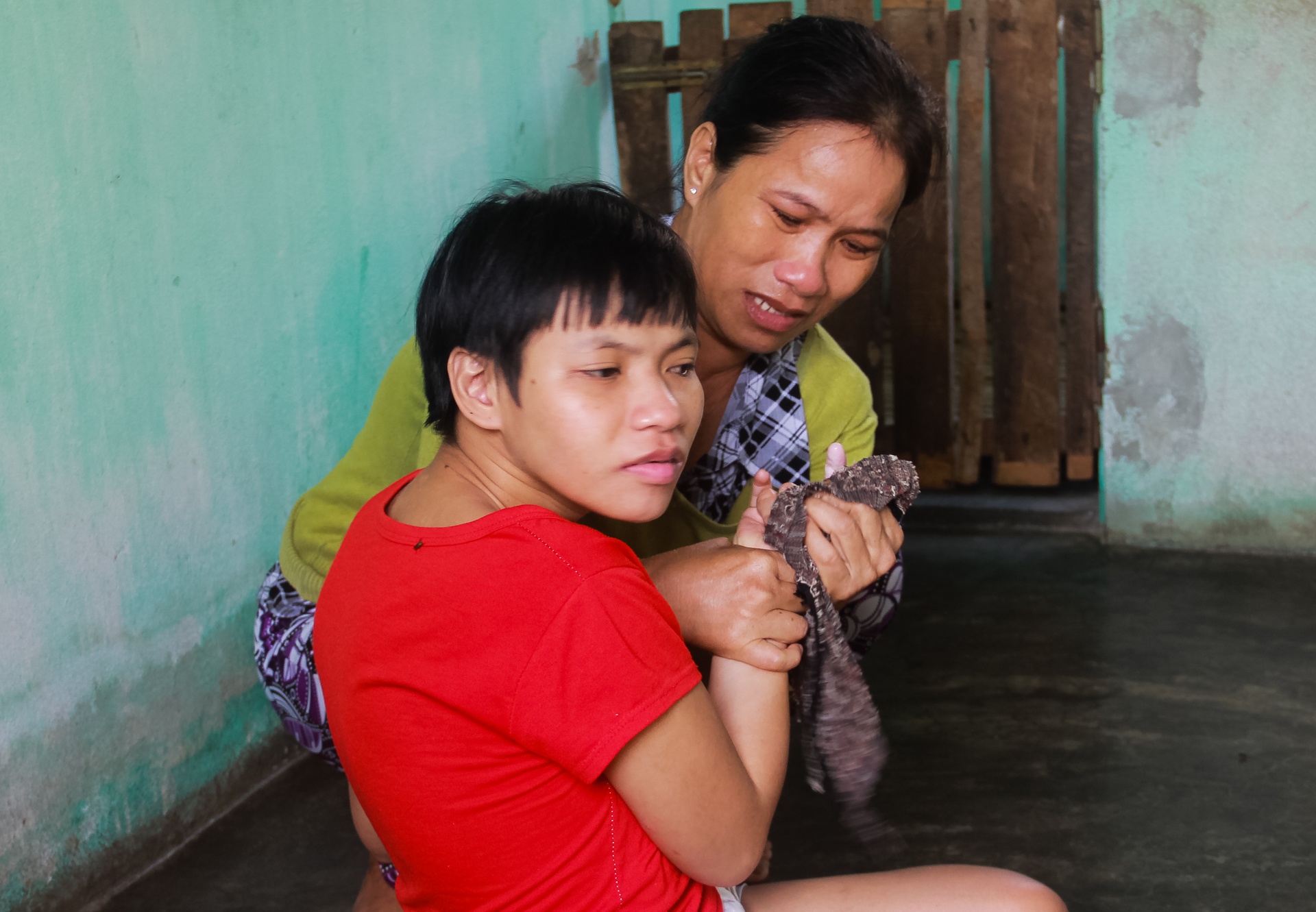 Nguoi me o Quang Nam nhot hai con tam than anh 7