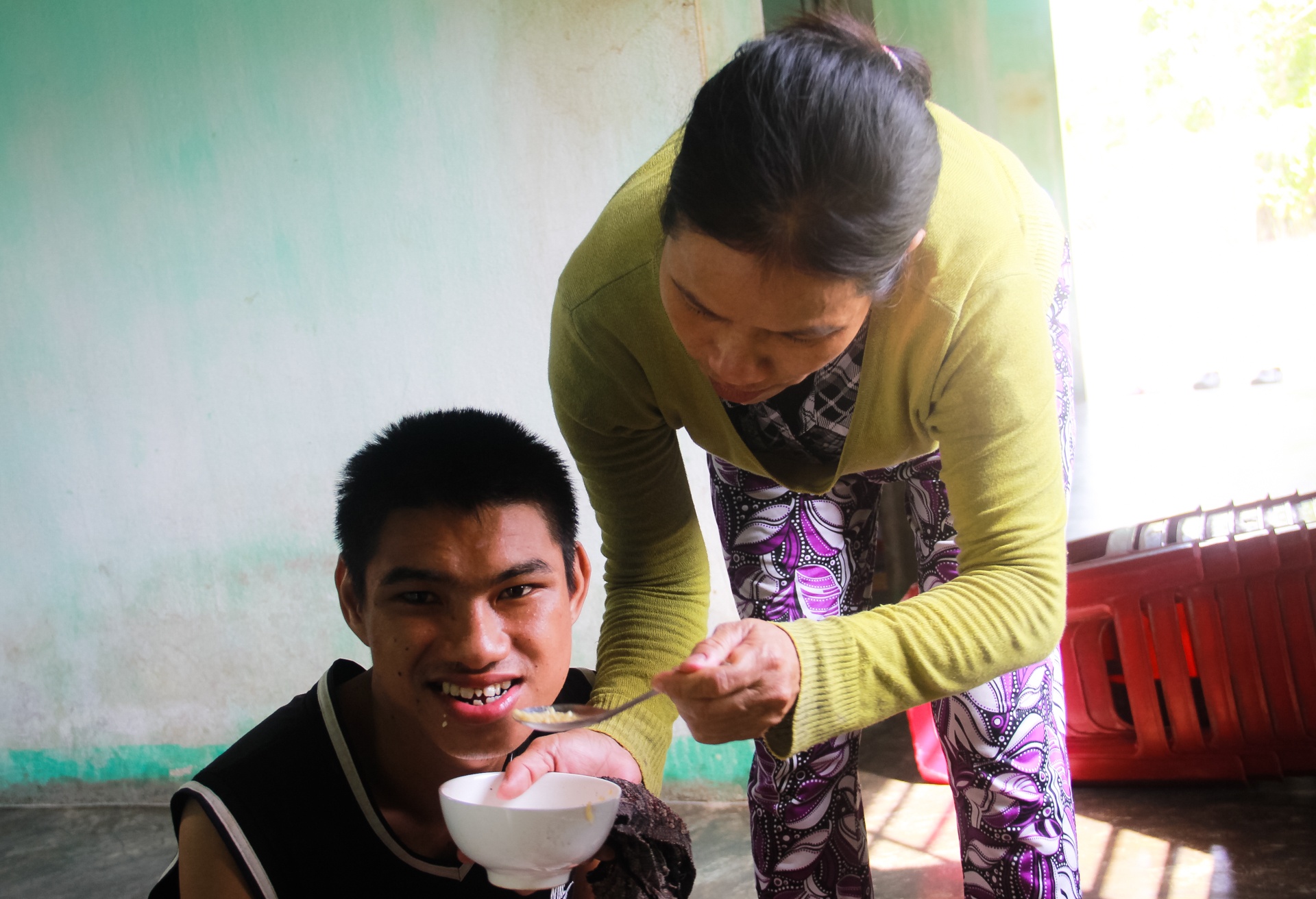 Nguoi me o Quang Nam nhot hai con tam than anh 9