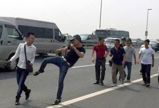 Cong an Ha Noi chi dao lam ro vu phong vien bi hanh hung hinh anh