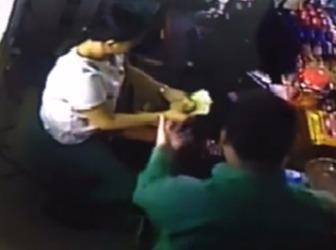 Nghi van hai nguoi Trung Quoc ‘thoi mien’ lua tien o Hoi An hinh anh