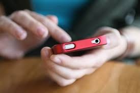 Bao ve bai bien truy duoi 2 ten trom iPhone 6 hinh anh