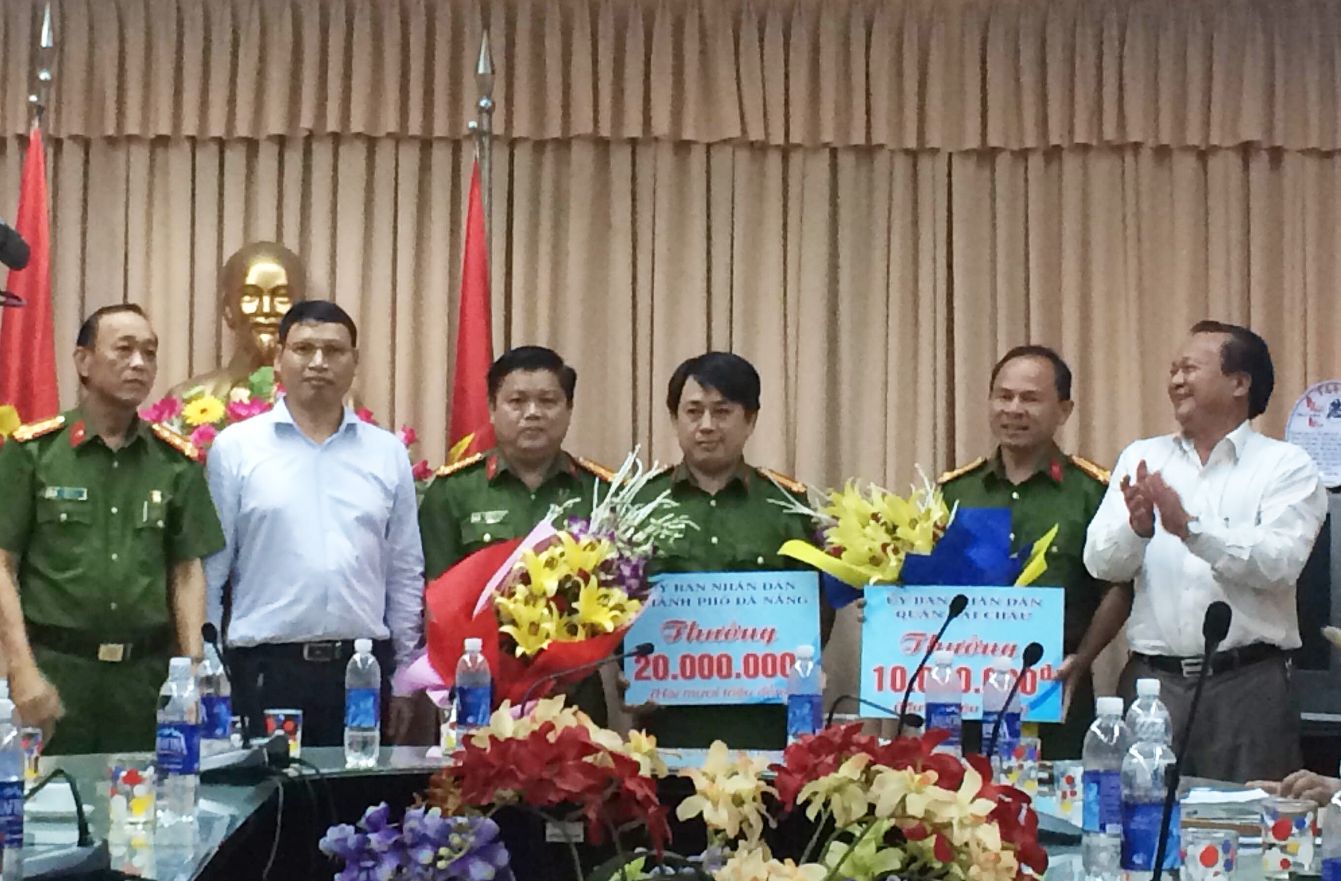 Ép viết giấy vay nợ ảnh 1 Ep viet giay vay no anh 1