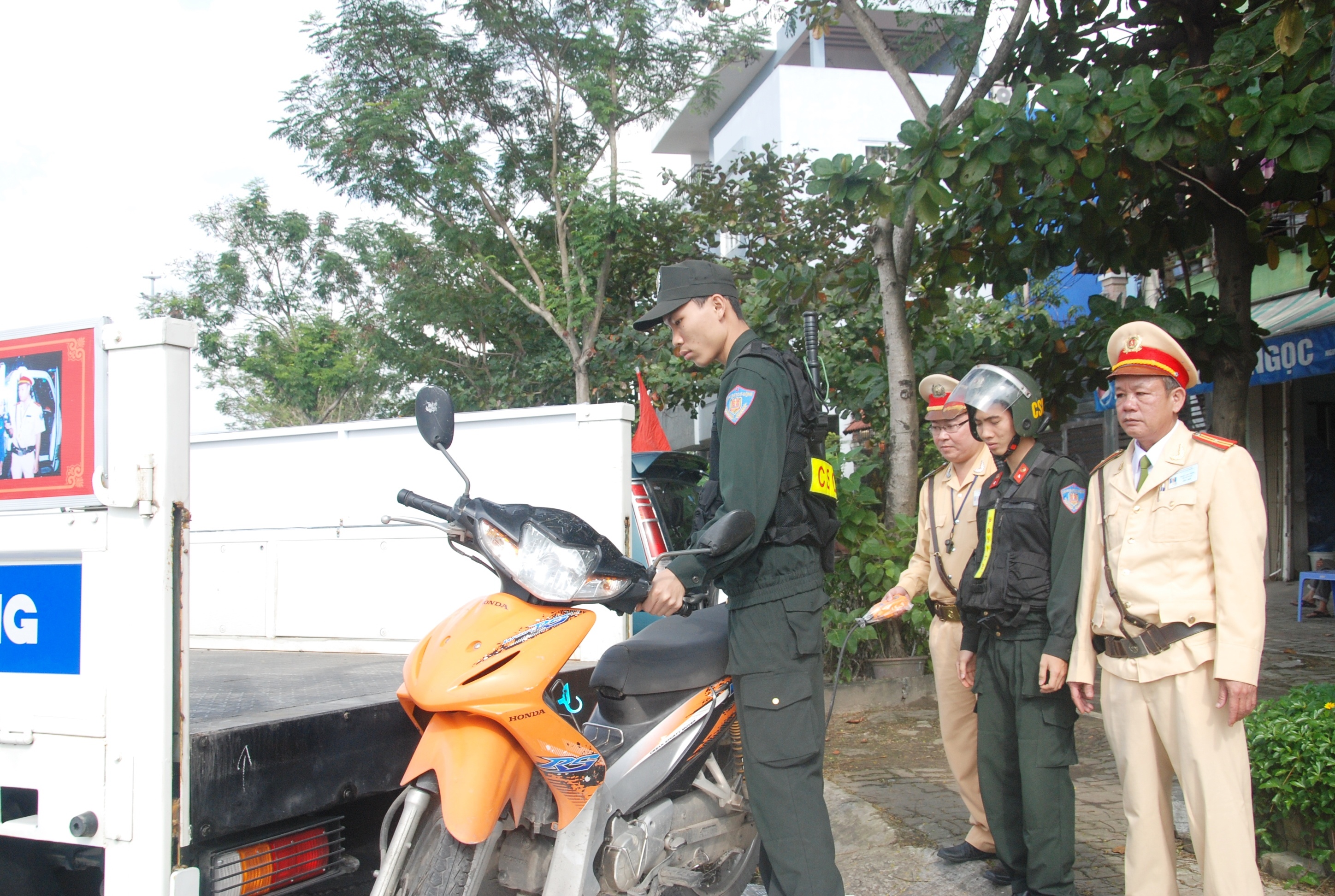 Da Nang thong bao xu phat vi pham luat giao thong qua tin nhan hinh anh