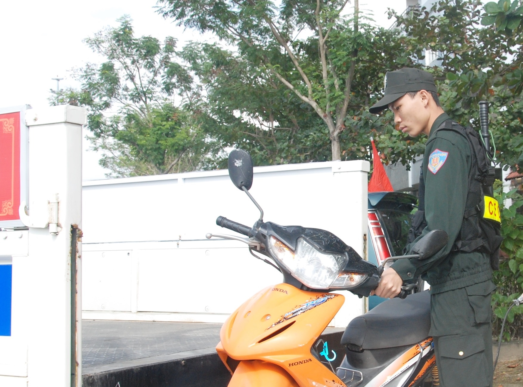 Da Nang phat nguoi nguoi vi pham luat giao thong qua camera hinh anh