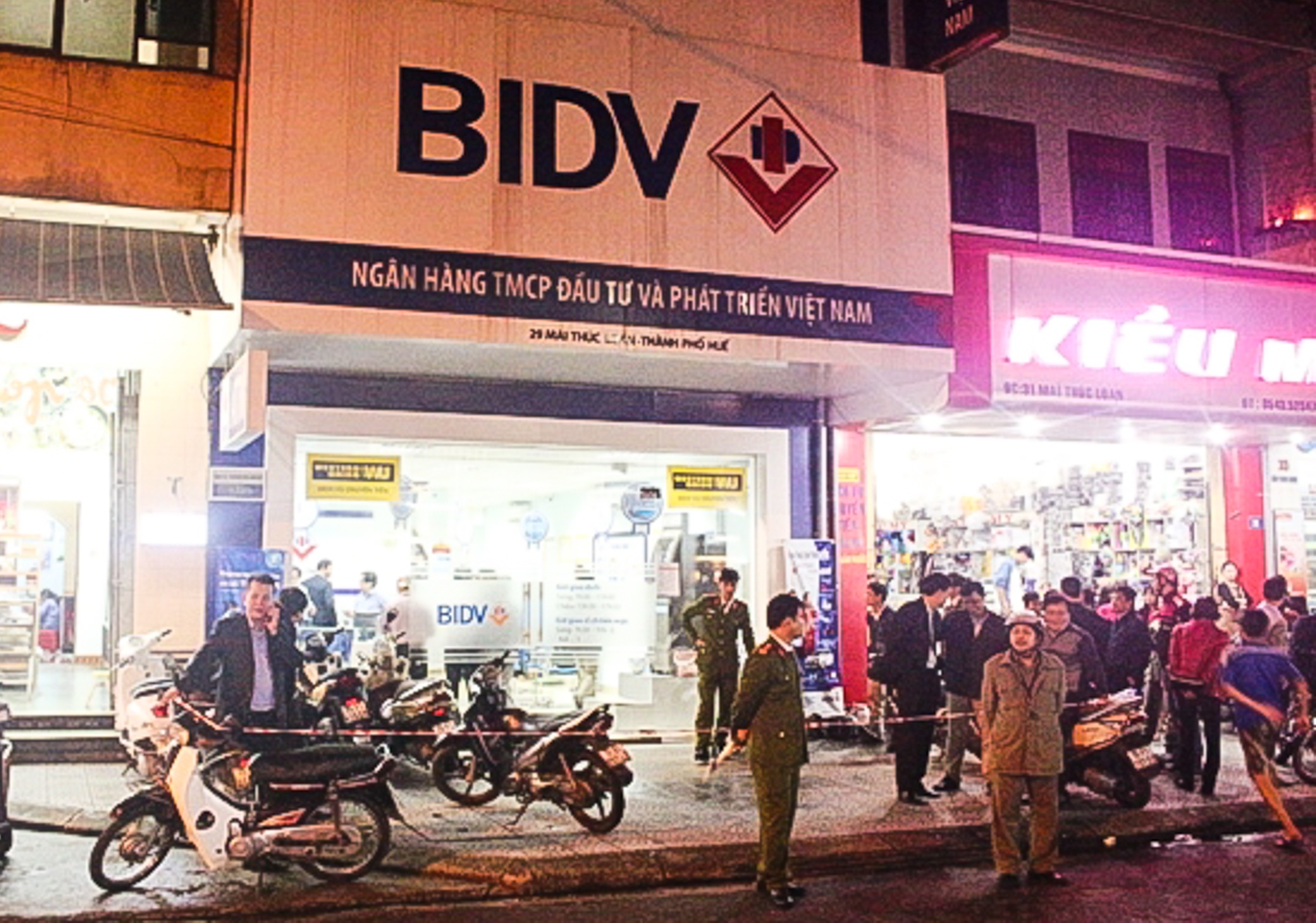 BIDV tran an khach hang sau vu cuop hinh anh