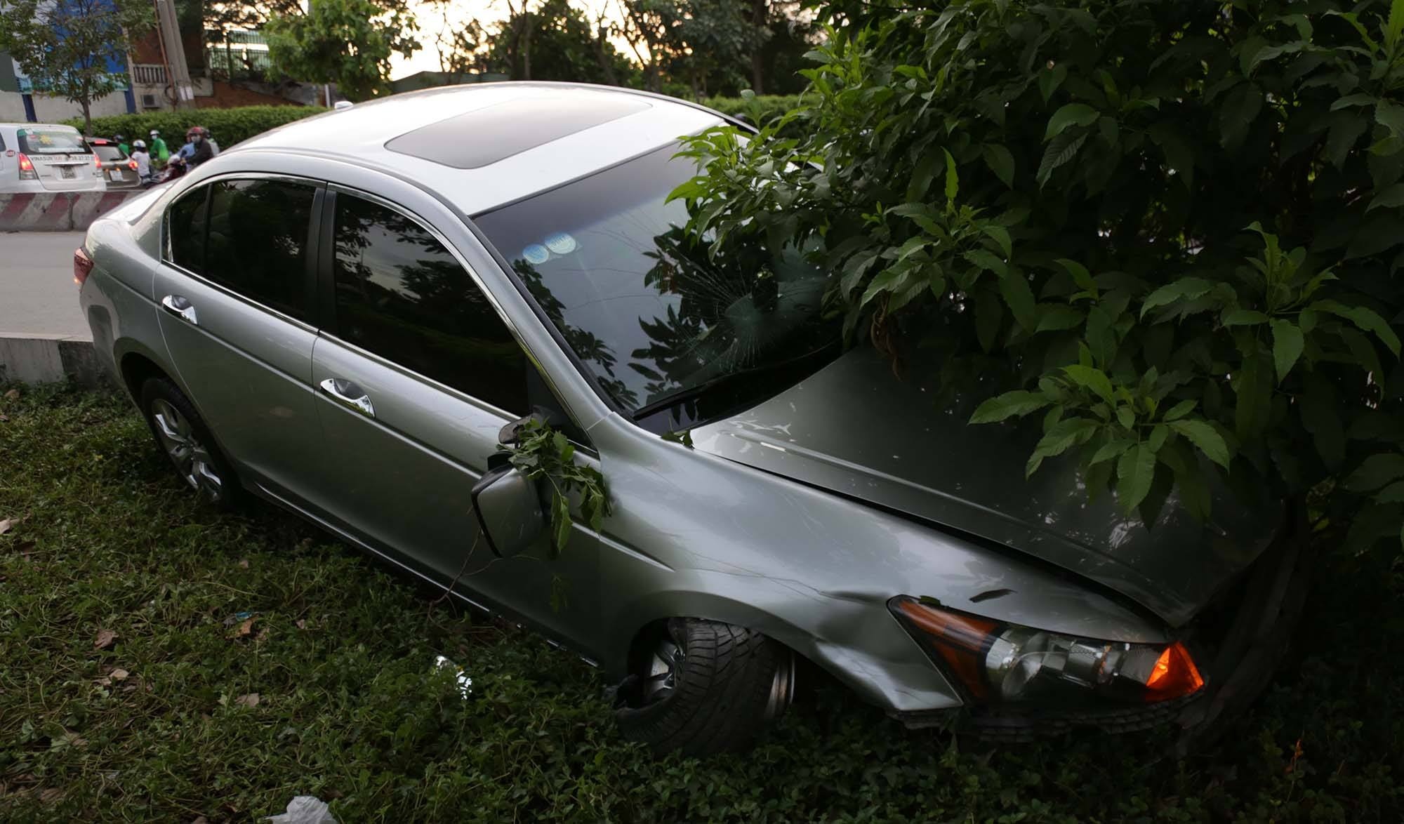 Tai nạn liên hoàn tại TP.HCM ảnh 3 Tai nan lien hoan tai TP.HCM anh 3