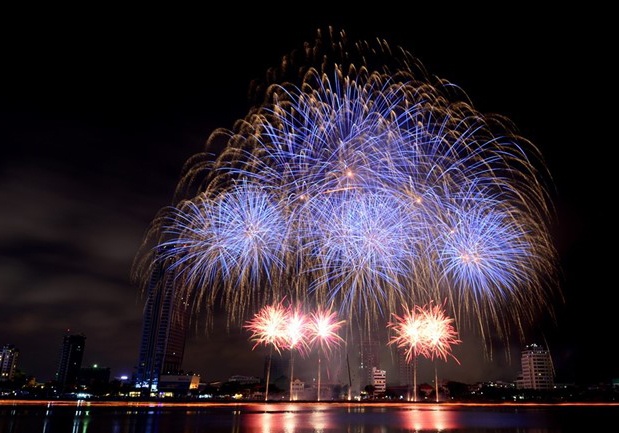 Co gi trong cuoc thi phao hoa Da Nang dip le 30/4? hinh anh