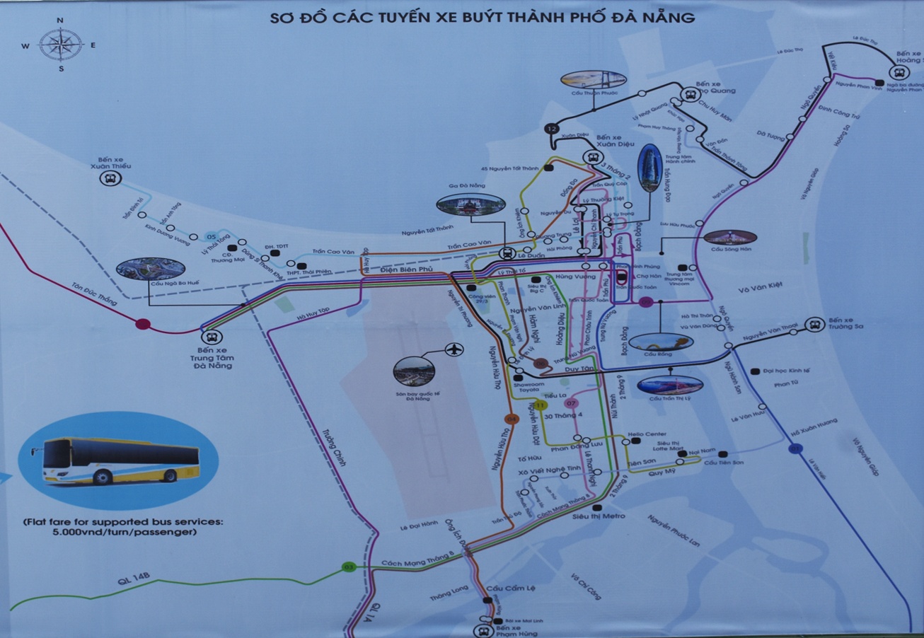 Xe buyt tro gia o Da Nang vang khach anh 1