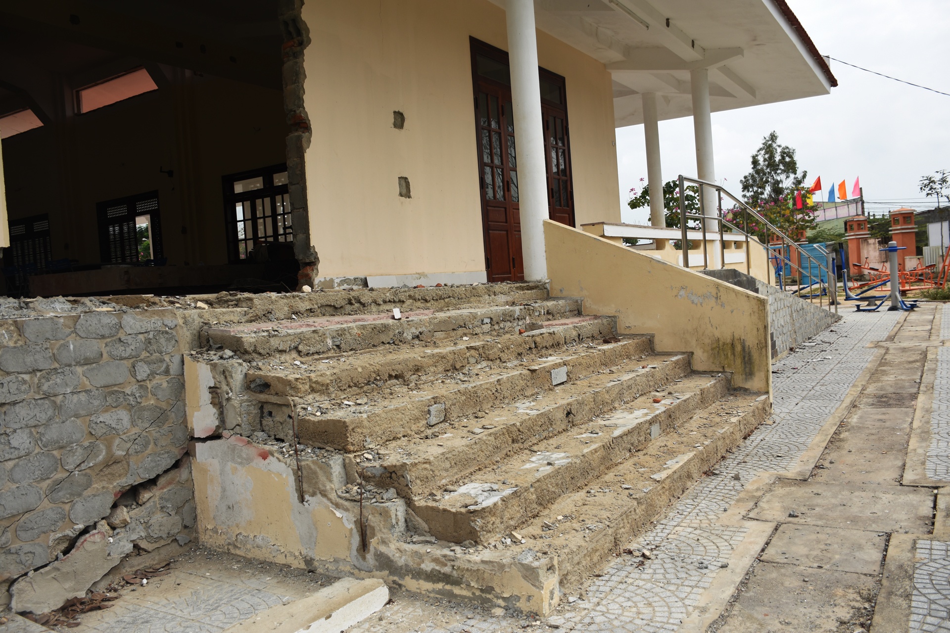 Trung tam van hoa o Da Nang chua dung da hong anh 3