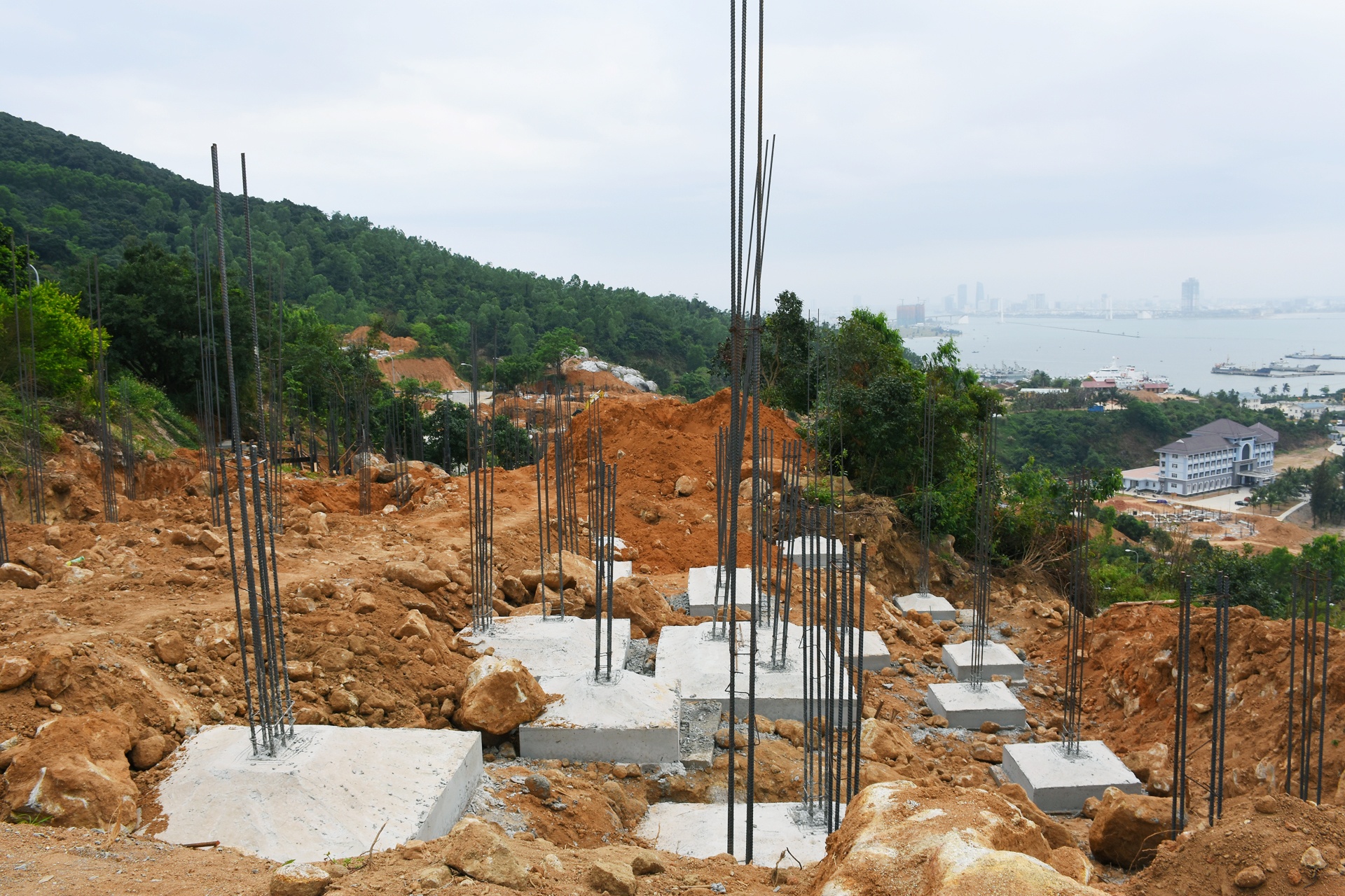 Toan canh Son Tra nhin tu bau troi anh 12