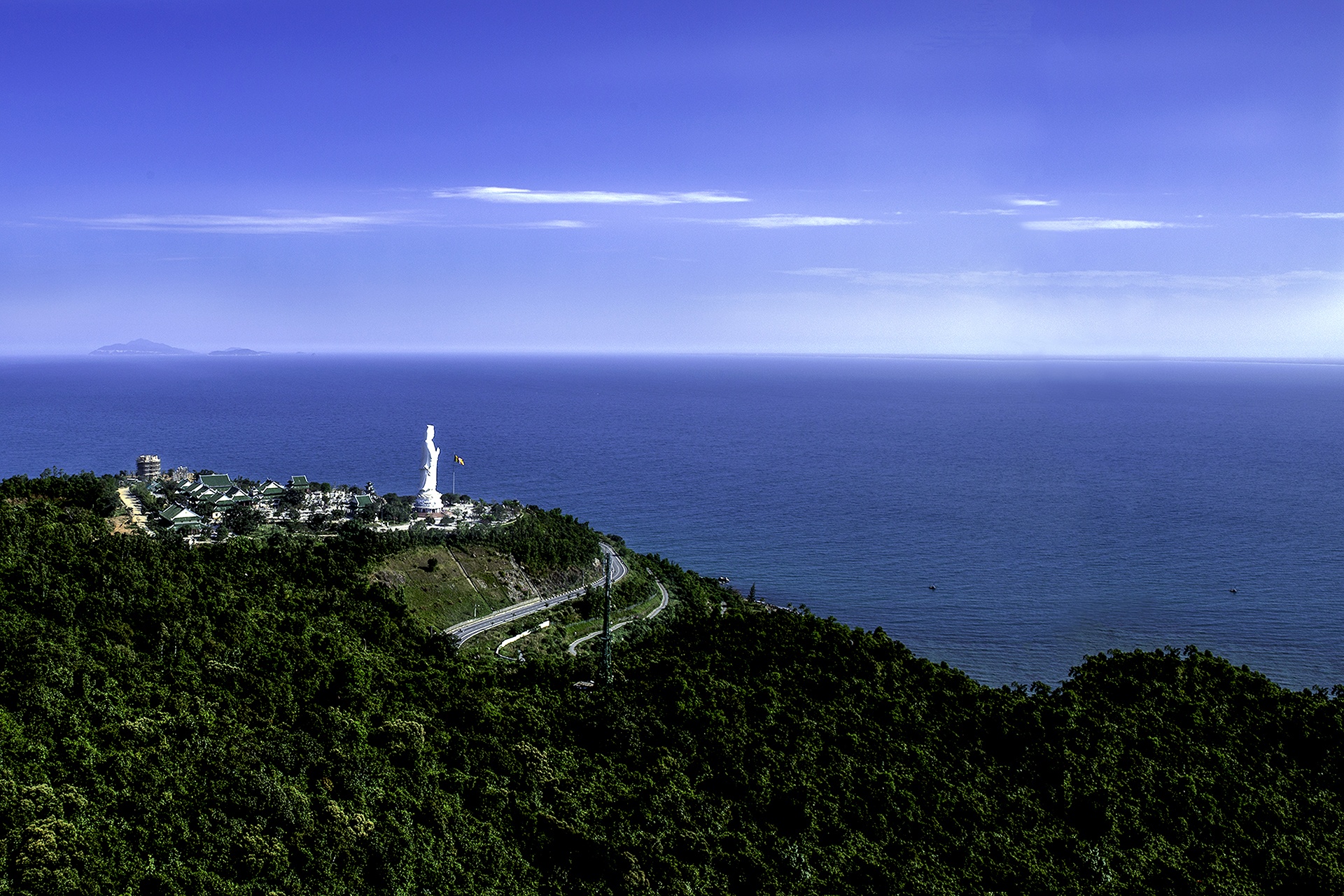 Toan canh Son Tra nhin tu bau troi anh 4