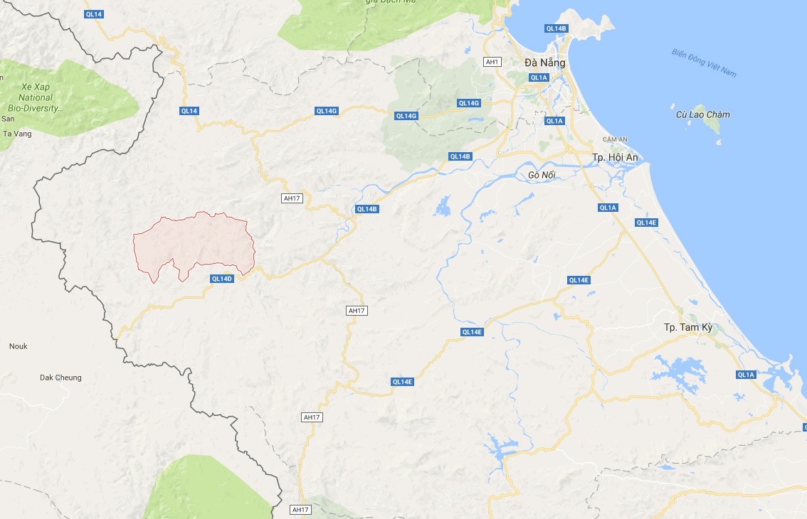 Xe của EVN lao xuống vực sâu 40 m ảnh 3 Xe cua EVN lao xuong vuc sau 40 m anh 3