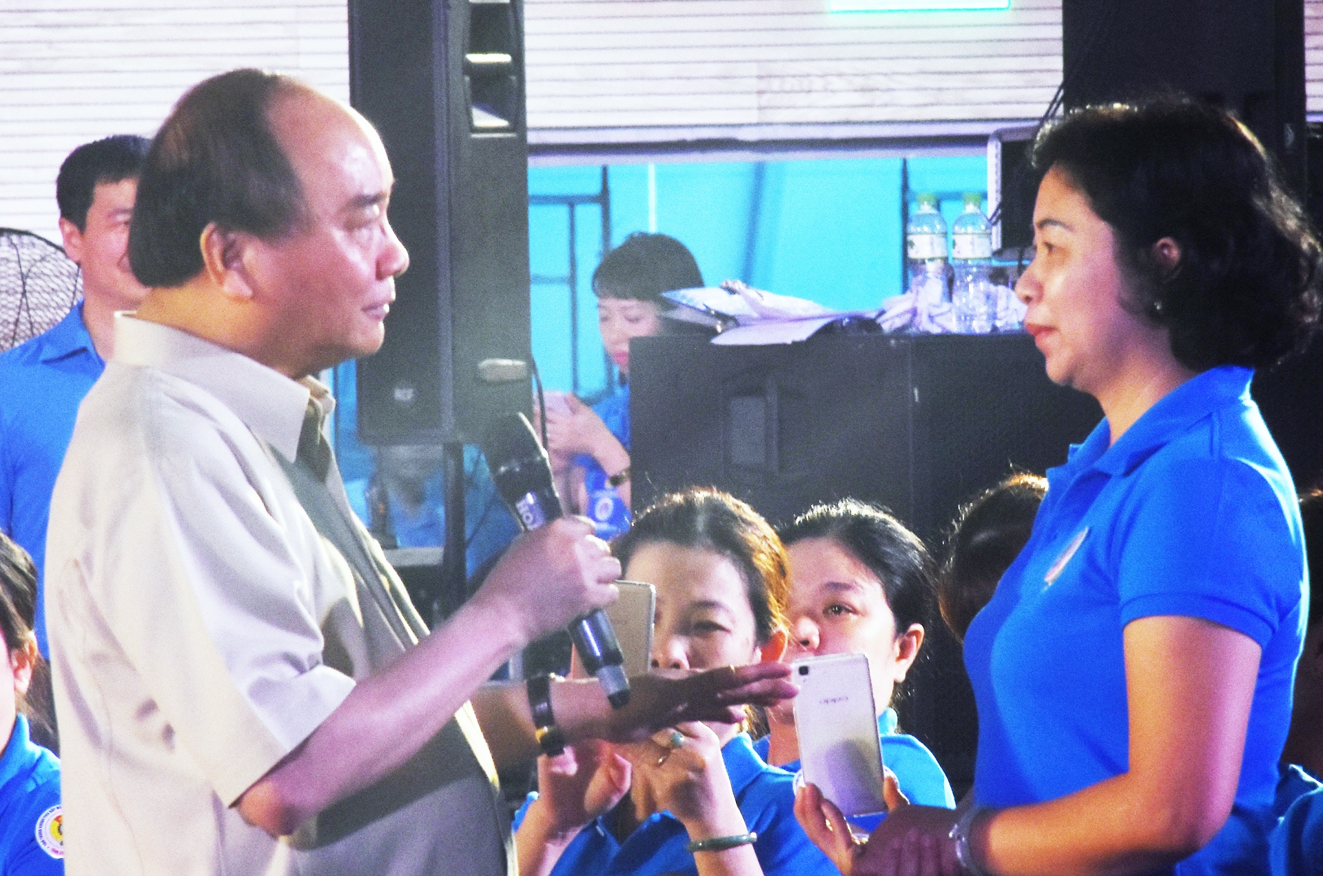 Thủ tướng Chính phủ đối thoại với công nhân ảnh 1 Thu tuong Chinh phu doi thoai voi cong nhan anh 1