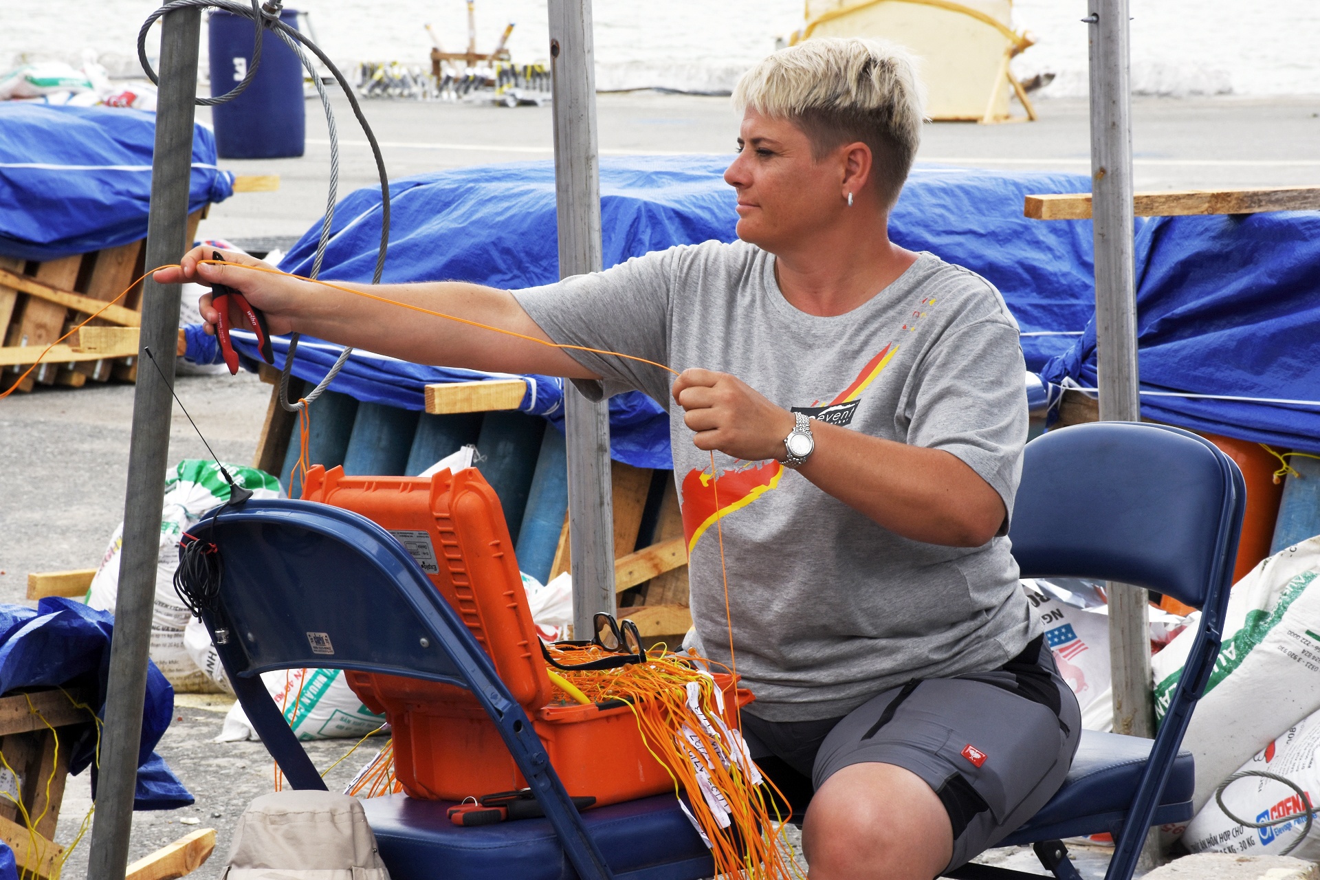 Phao hoa truoc gio khai hoa anh 7