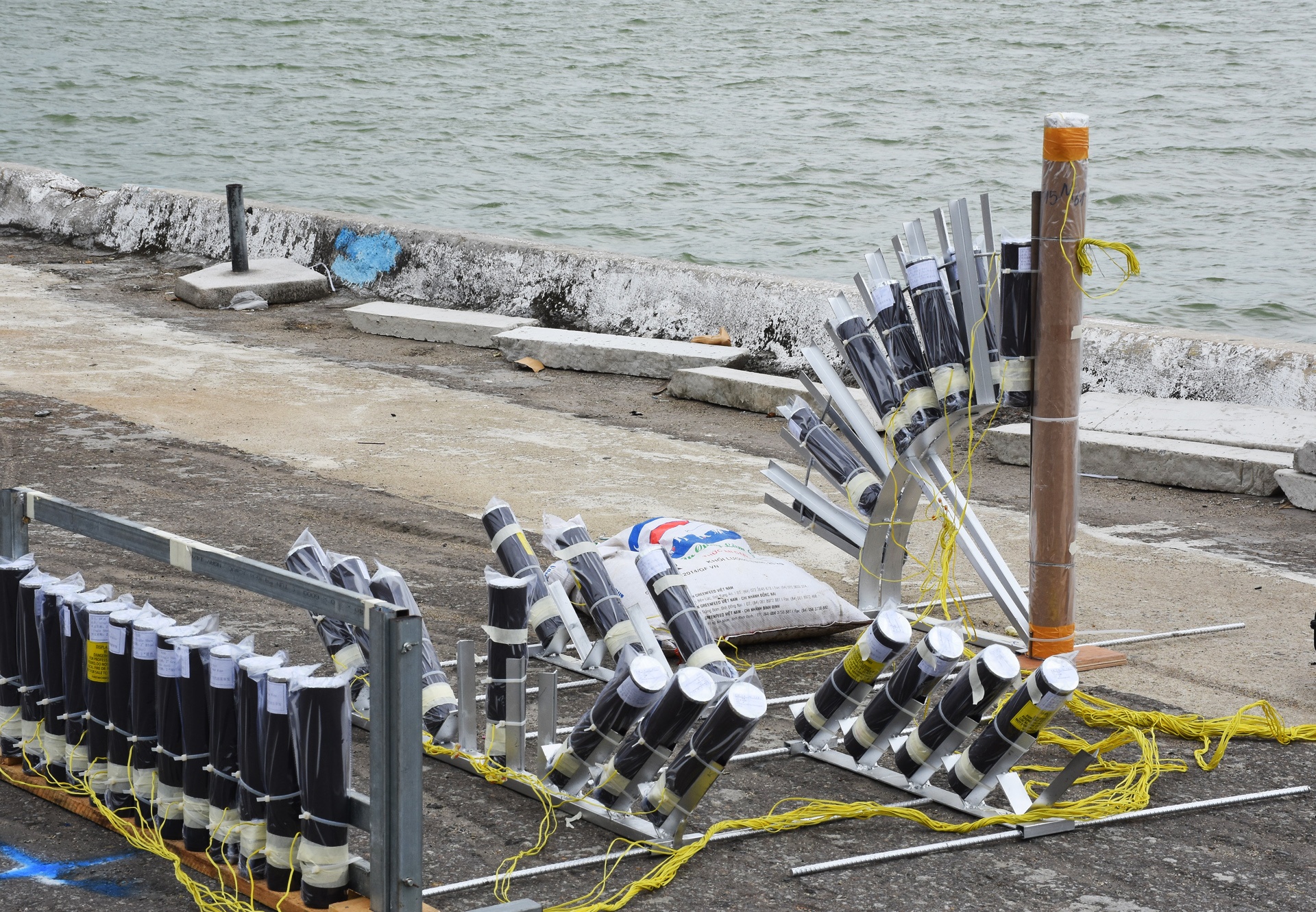 Xuất hiện phe vé chợ đen ở pháo hoa Đà Nẵng ảnh 1 Xuat hien phe ve cho den o phao hoa Da Nang anh 1