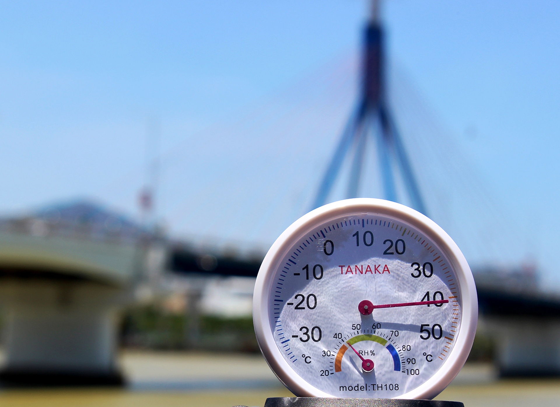 Nguoi ngheo o Da Nang, Nghe An gong minh muu sinh tren 'chao lua' hinh anh