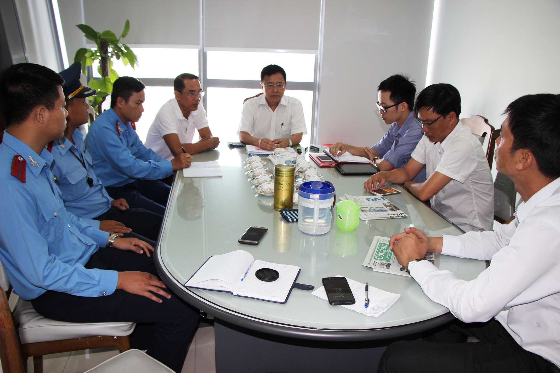 Bi thu Nguyen Xuan Anh yeu cau xu nghiem vu taxi 'chat chem' du khach hinh anh