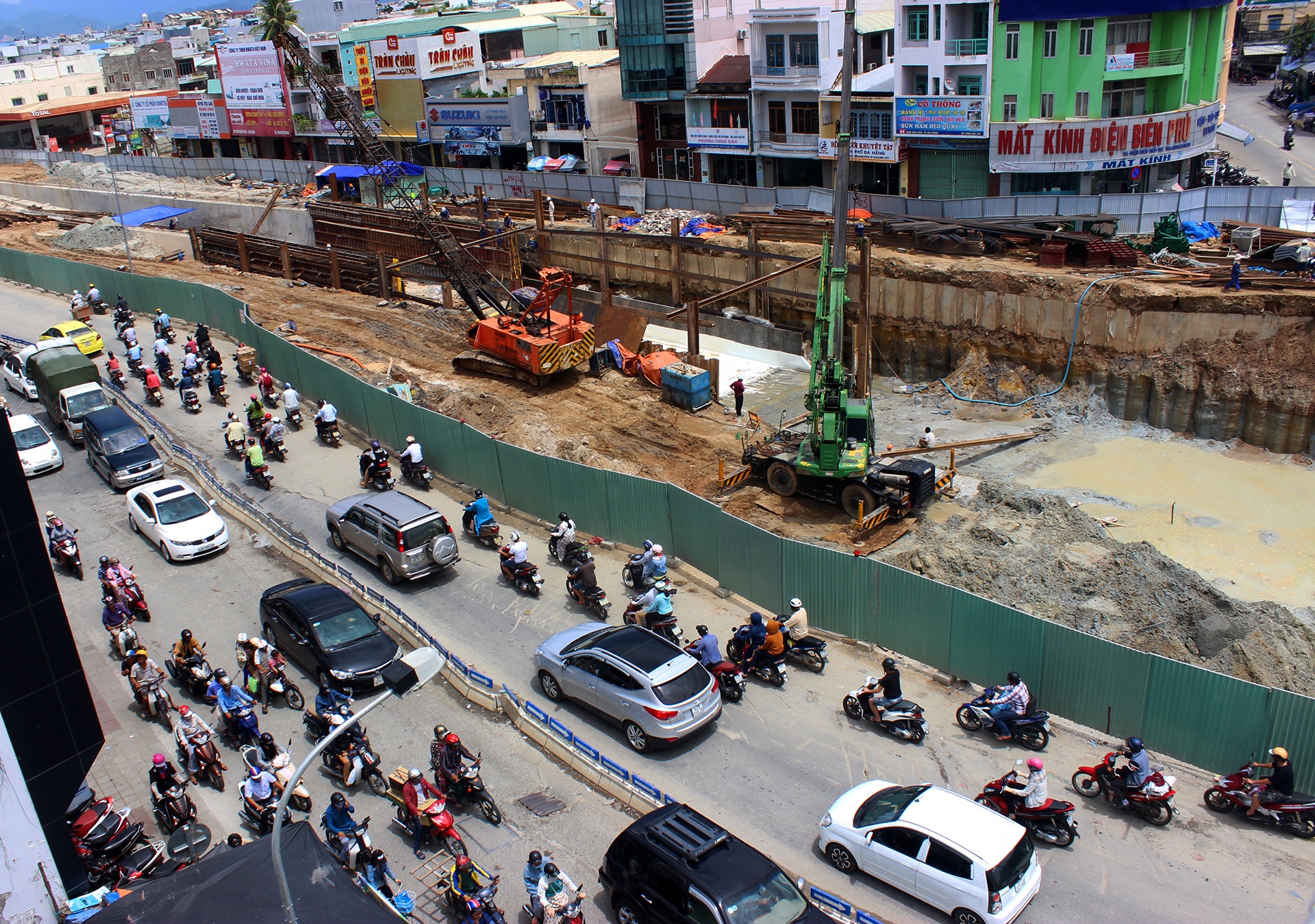 Da Nang se thay can bo nhung nhieu, thao tung dau tu cong hinh anh