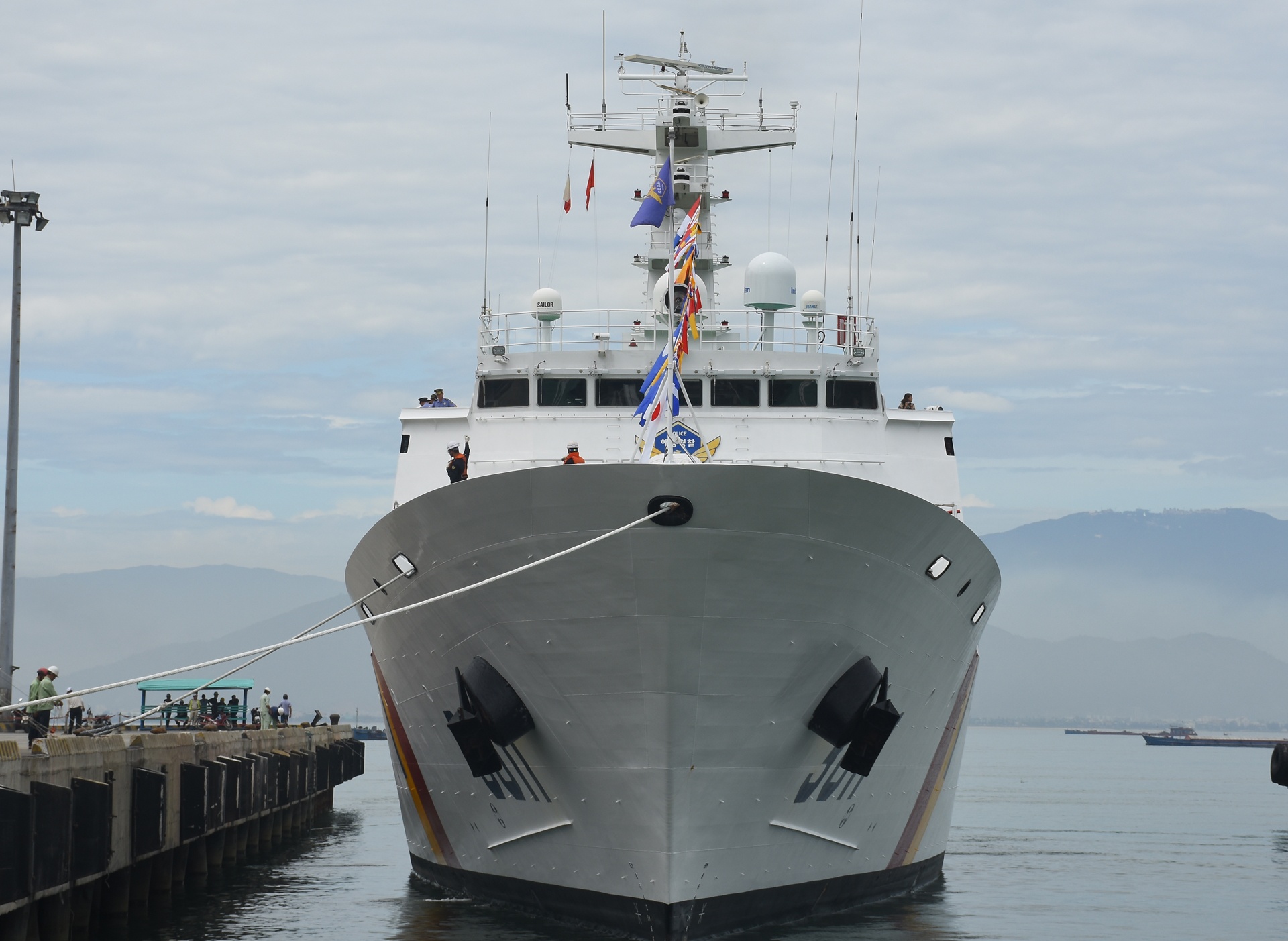 Tau huan luyen luc luong Bo bien Han Quoc tham Da Nang hinh anh