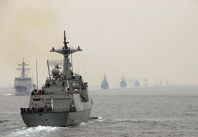 Chien ham ten lua cua Hai quan Han Quoc tham Da Nang hinh anh