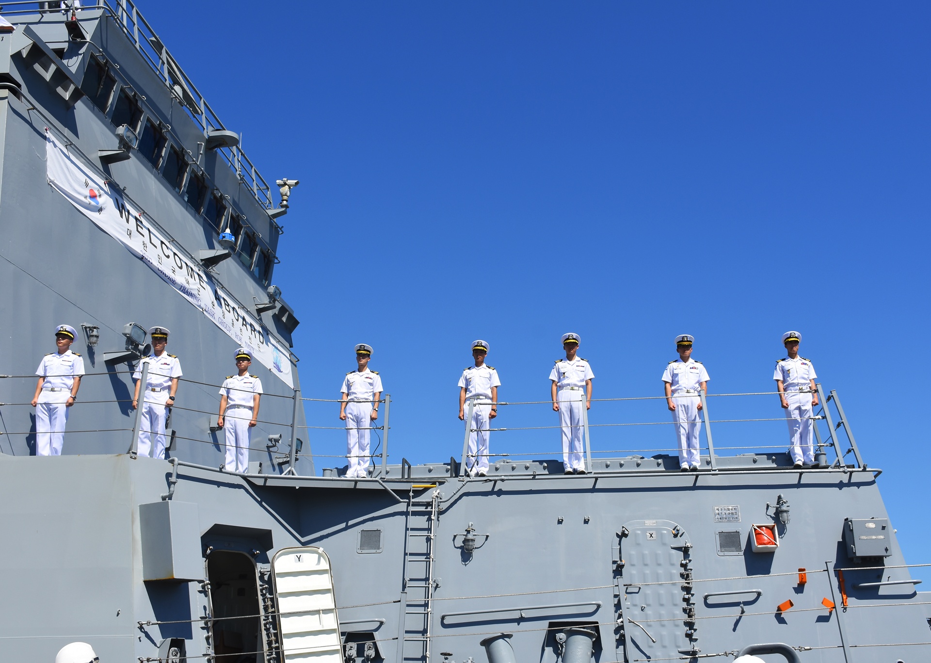 Hai tau chien ten lua cua hai quan Han Quoc den Da Nang anh 4