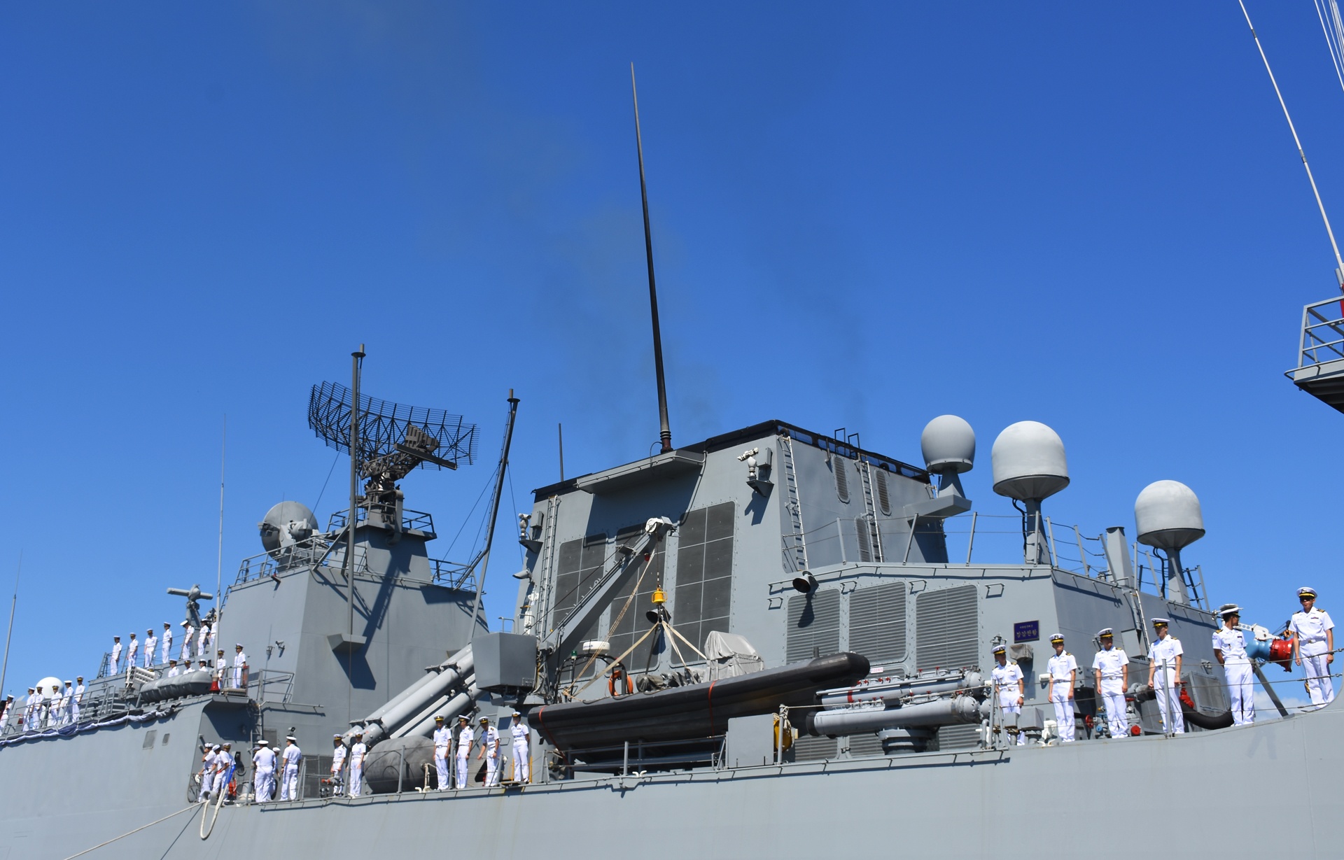 Hai tau chien ten lua cua hai quan Han Quoc den Da Nang anh 7