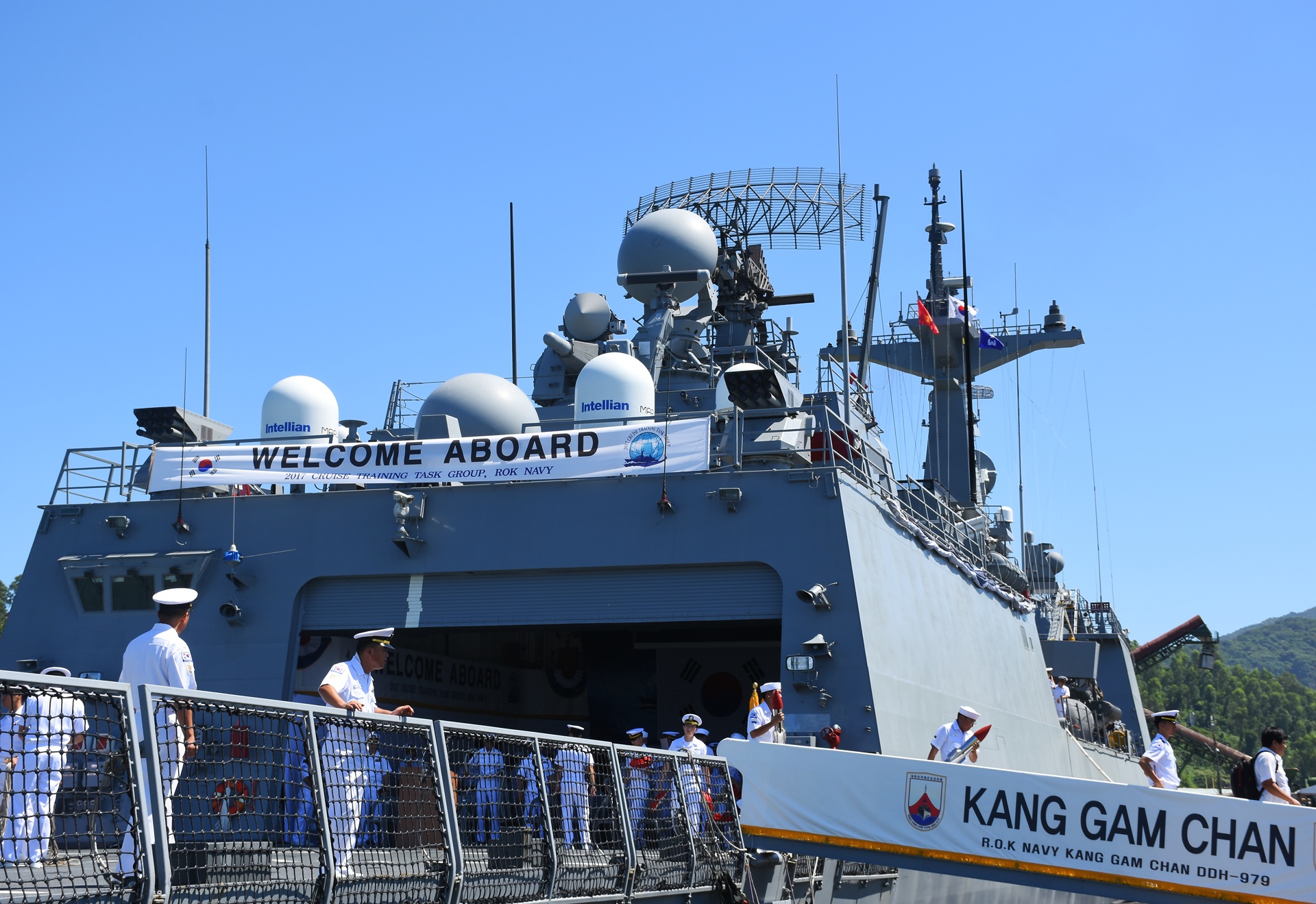 Hai tau chien ten lua cua hai quan Han Quoc den Da Nang anh 9