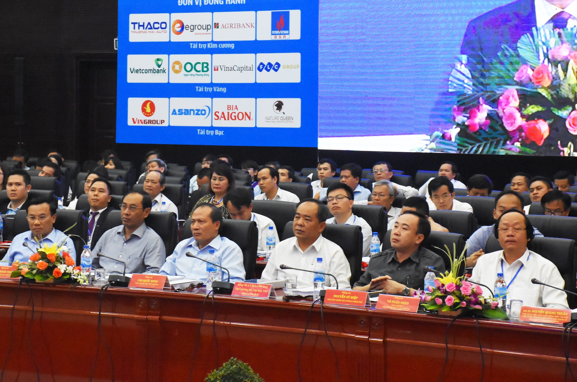 Dong luc phat trien kinh te mien Trung anh 2