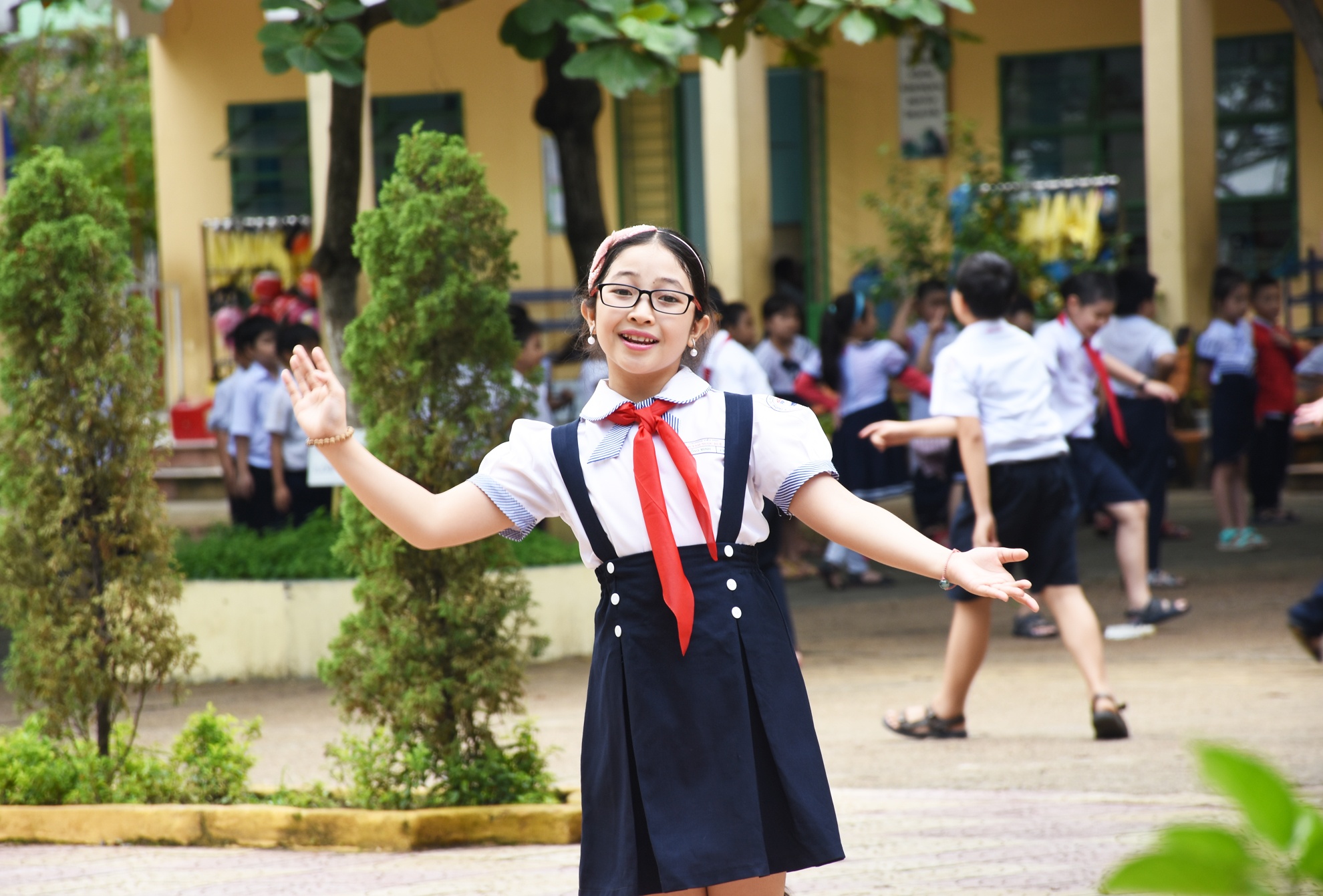 Lạm thu trong trường học ảnh 1 Lam thu trong truong hoc anh 1