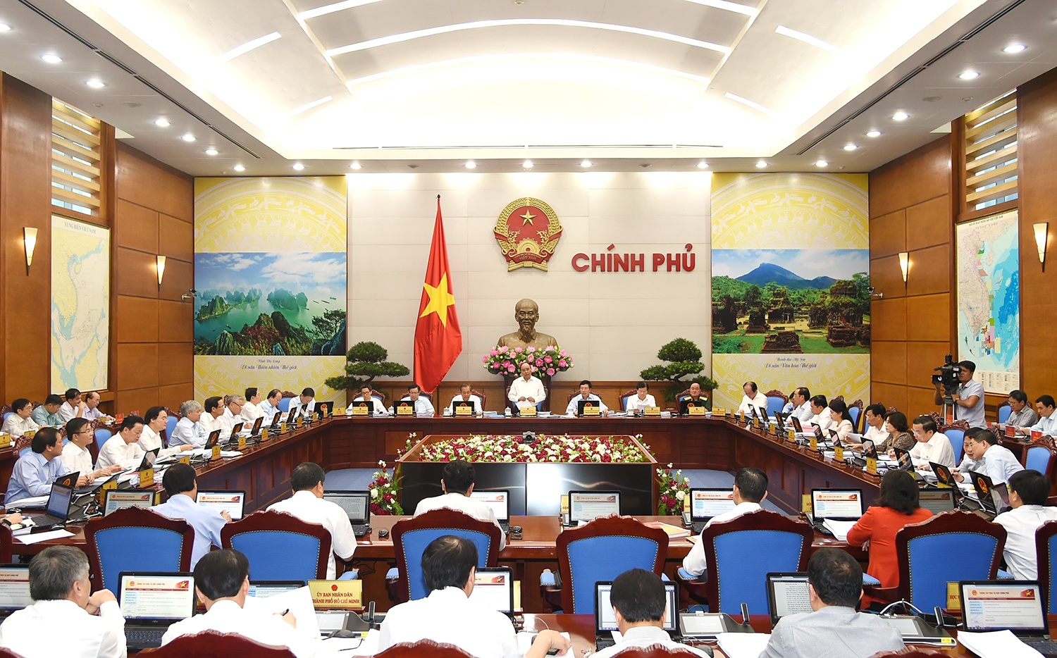 Phiên họp Chính phủ thường kỳ tháng 9, Thủ tướng ảnh 3 Phien hop Chinh phu thuong ky thang 9, Thu tuong anh 3