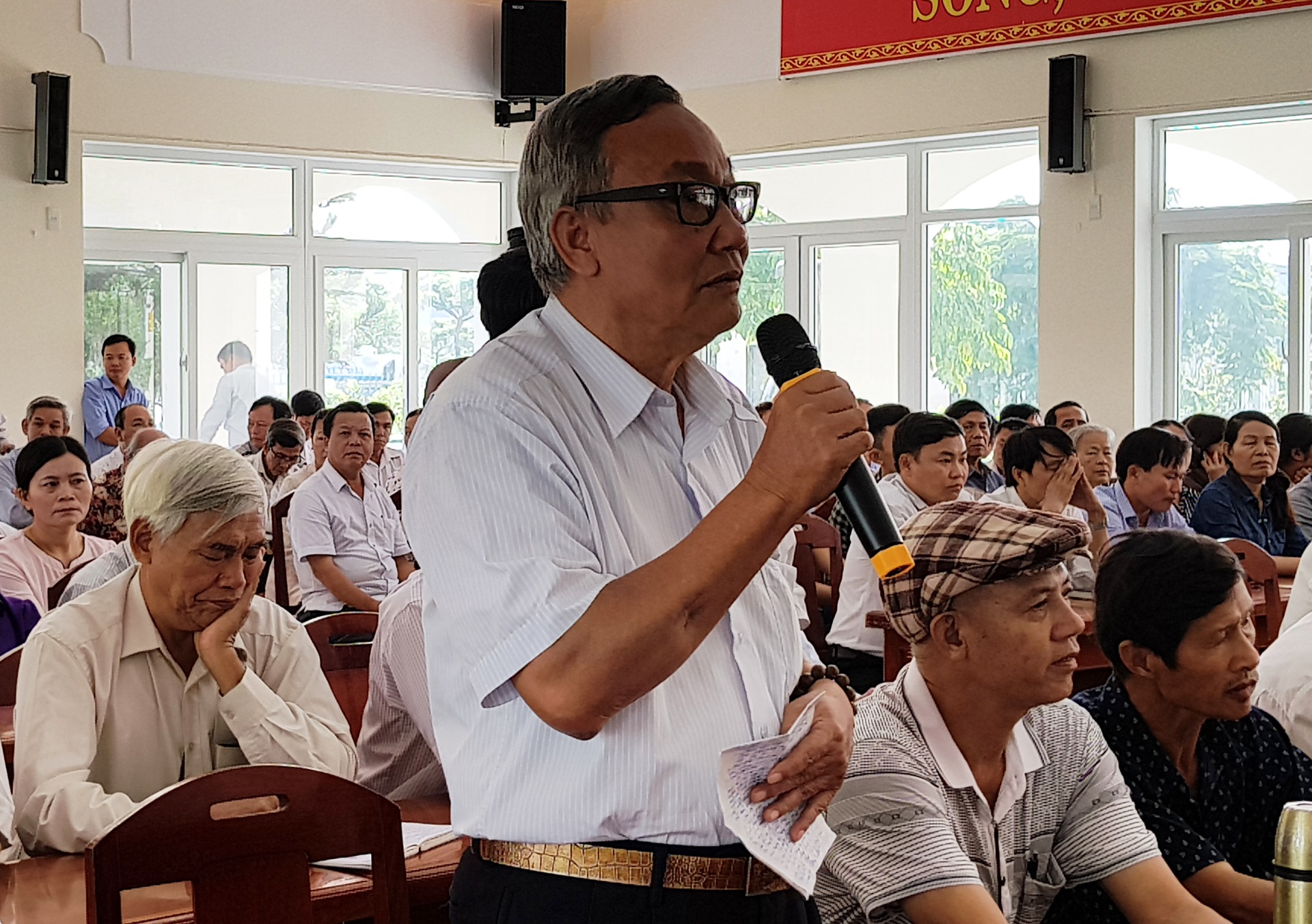 Cu tri Da Nang chat van dai bieu Quoc hoi anh 1