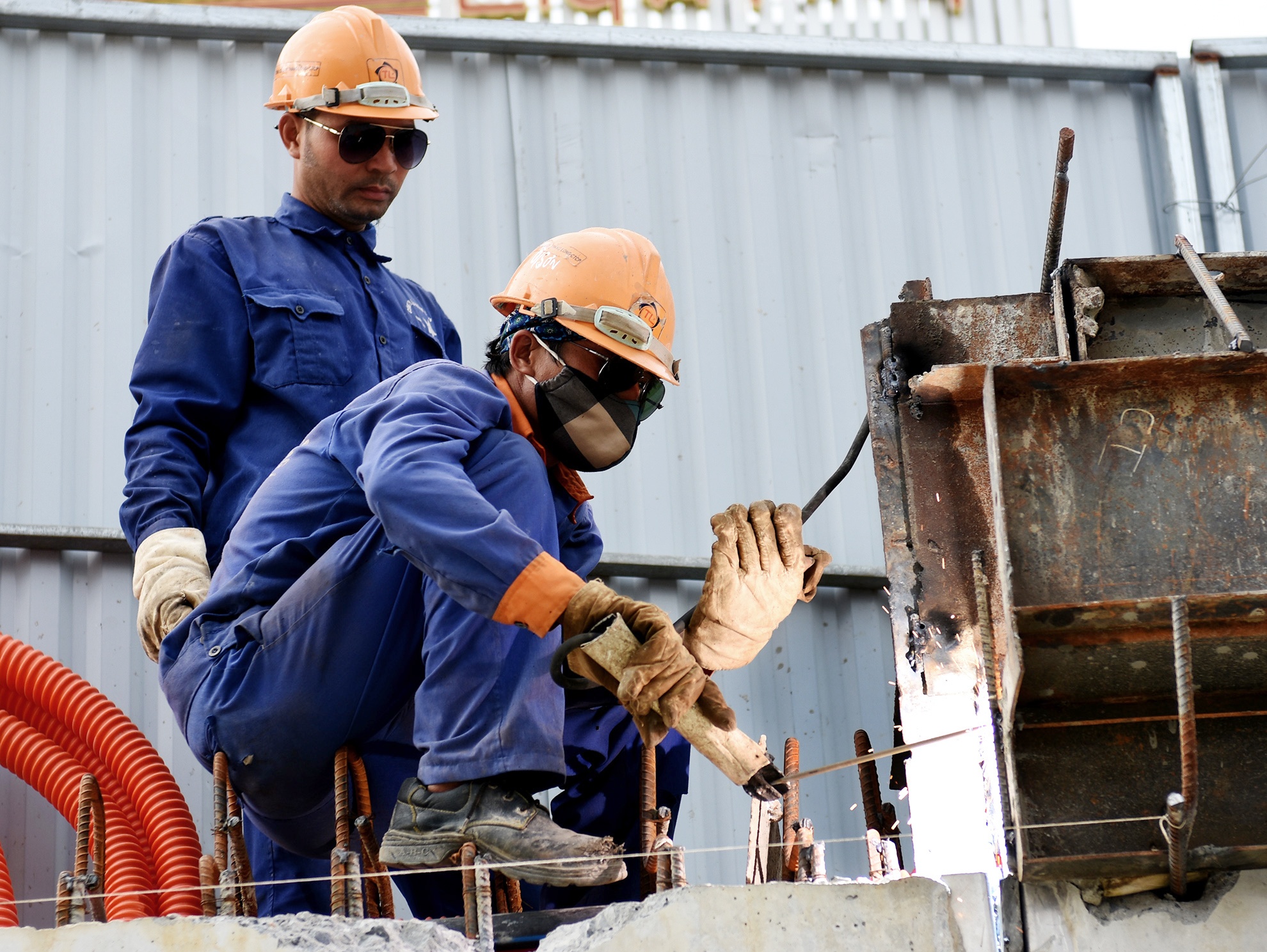 Cap tap hoan thanh ham chui gan 120 ty truoc APEC hinh anh