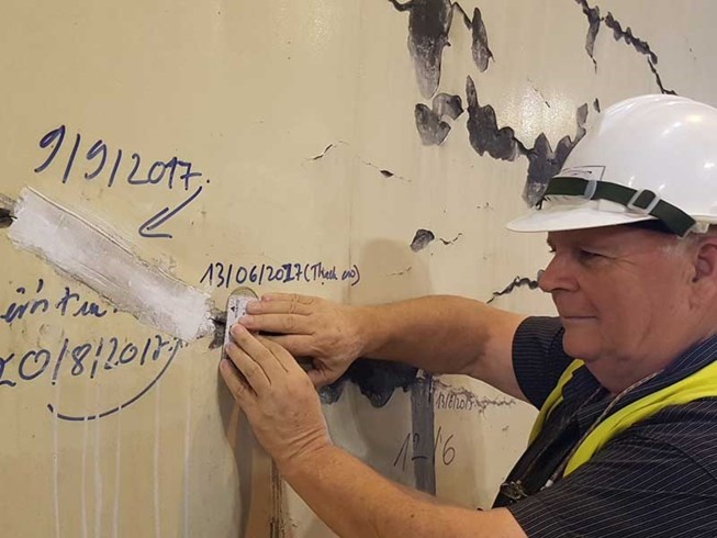 Cac vet nut trong ham Hai Van khong nguy hiem? hinh anh