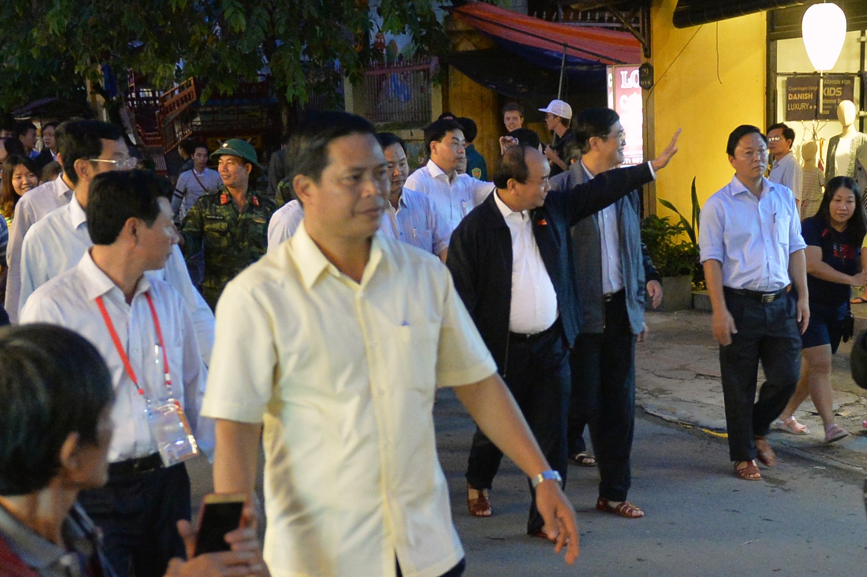 Thu tuong tham va lam viec tai Hoi An anh 4