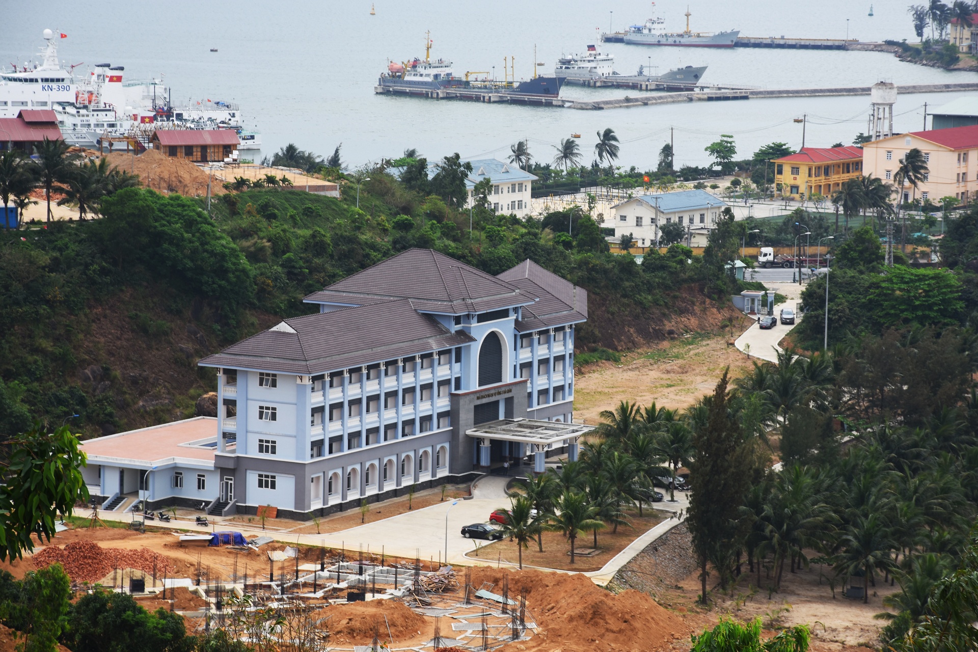 Thu tuong se lam viec voi Da Nang ve cac sai pham dat dai hinh anh