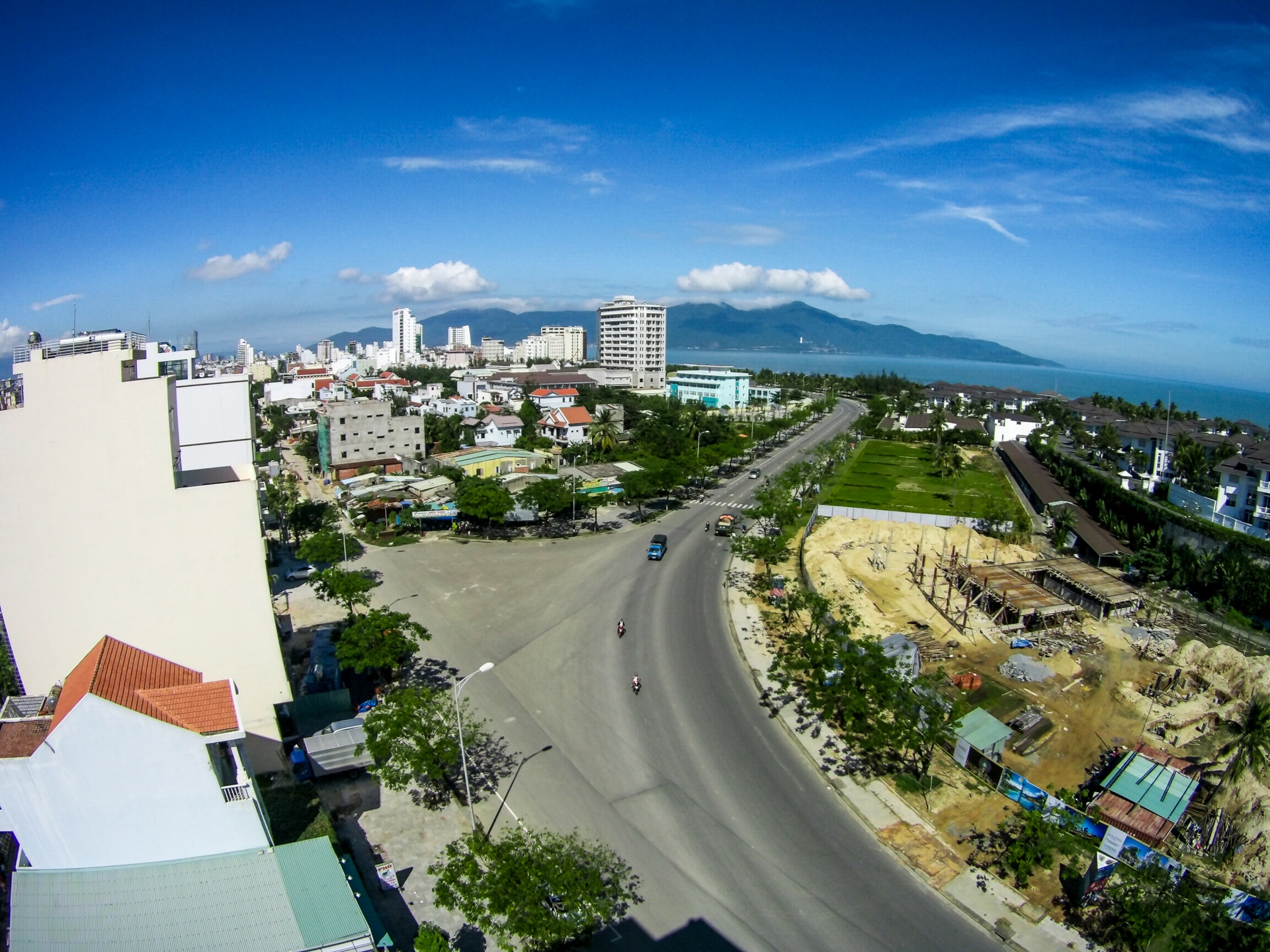 Sau khi ban het dat, Da Nang di xin lai dat de mo loi xuong bien hinh anh