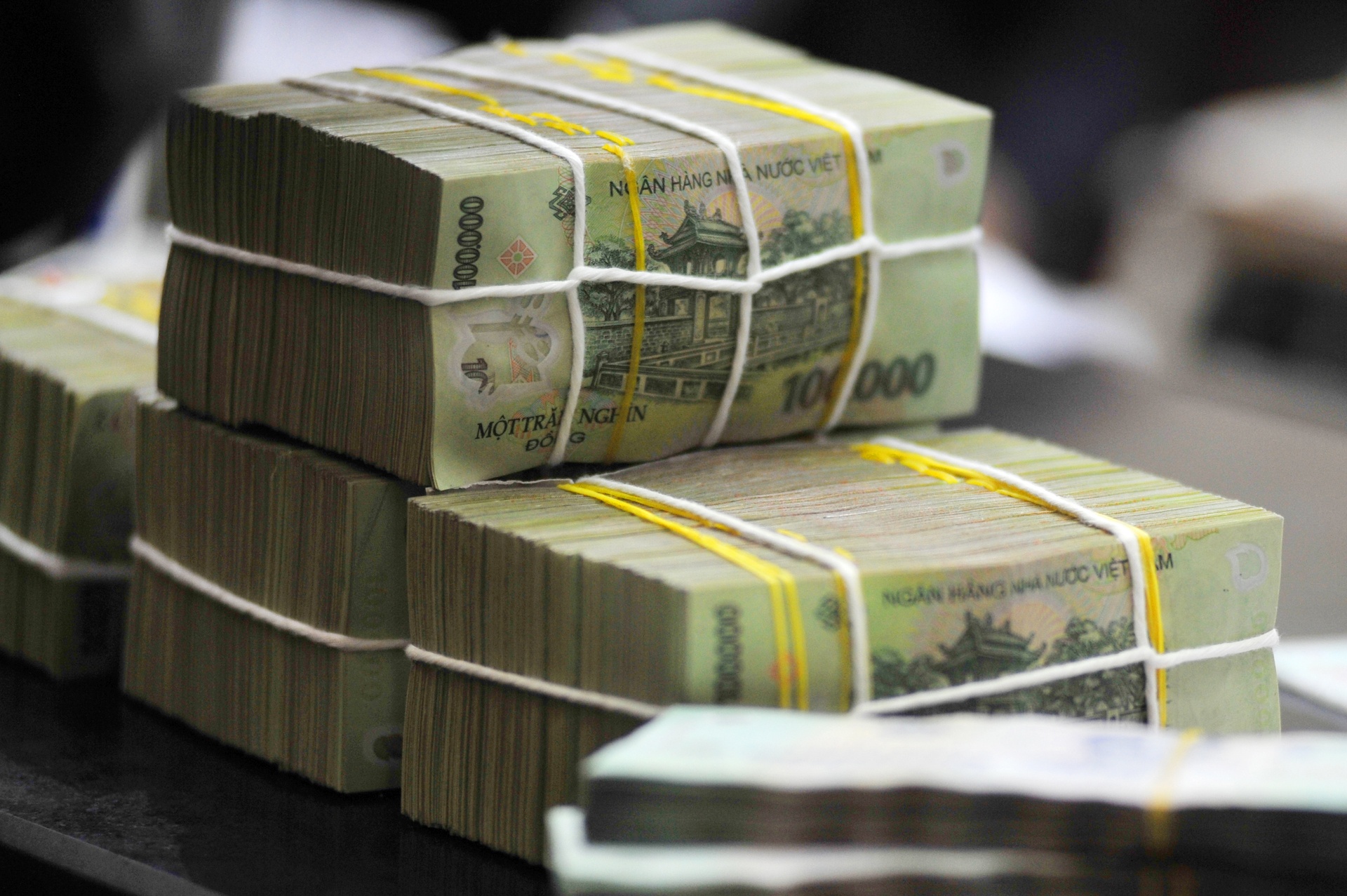 Da Nang thuong Tet den 300 trieu, Nghe An, Quang Ngai hon 120 trieu hinh anh