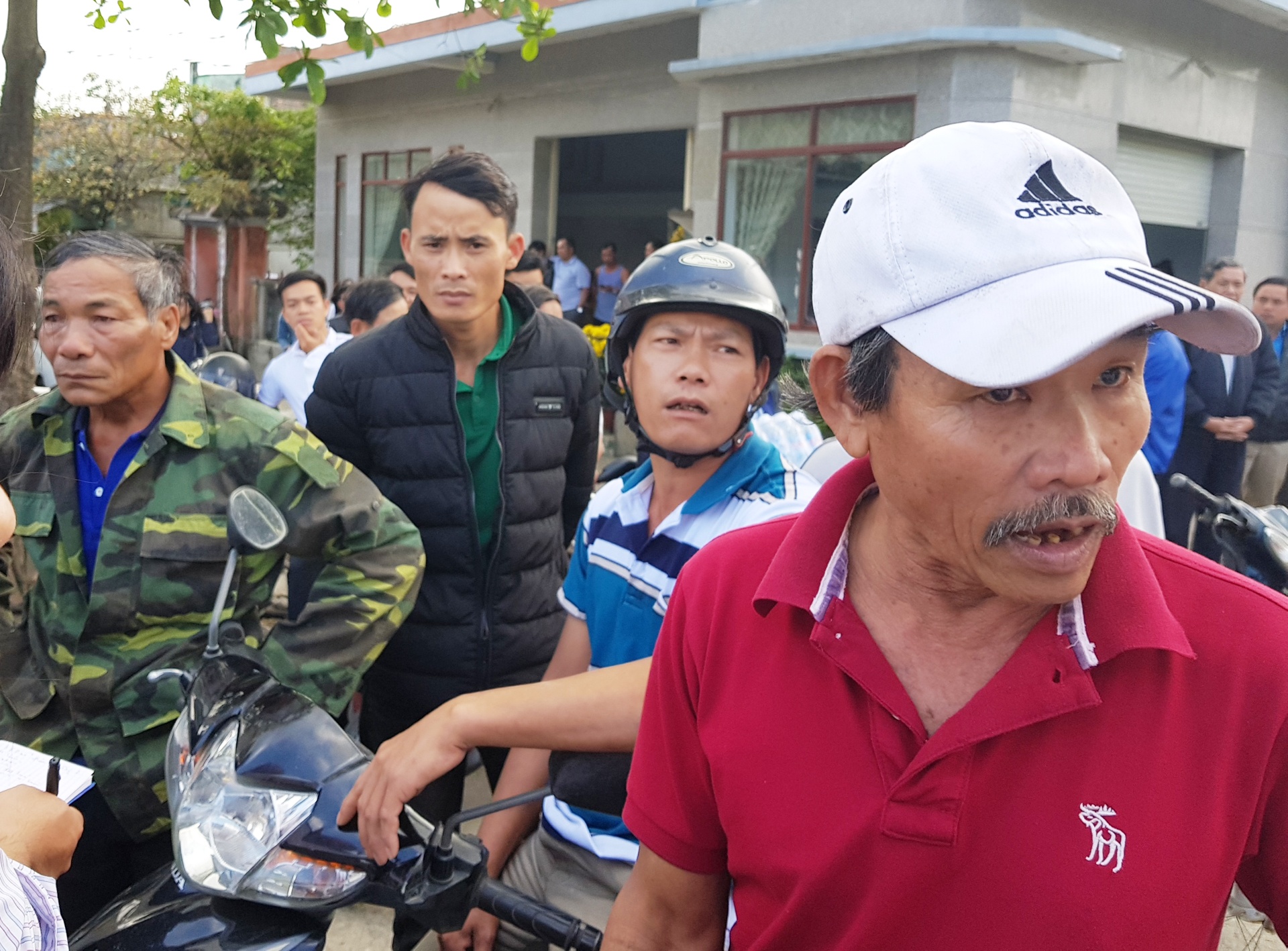 Dân Đà Nẵng phản đối hai nhà máy thép gây ô nhiễm ảnh 1 Dan Da Nang phan doi hai nha may thep gay o nhiem anh 1