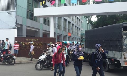 Khi quan chuc danh bong bang 'trang suc cao cap' hinh anh