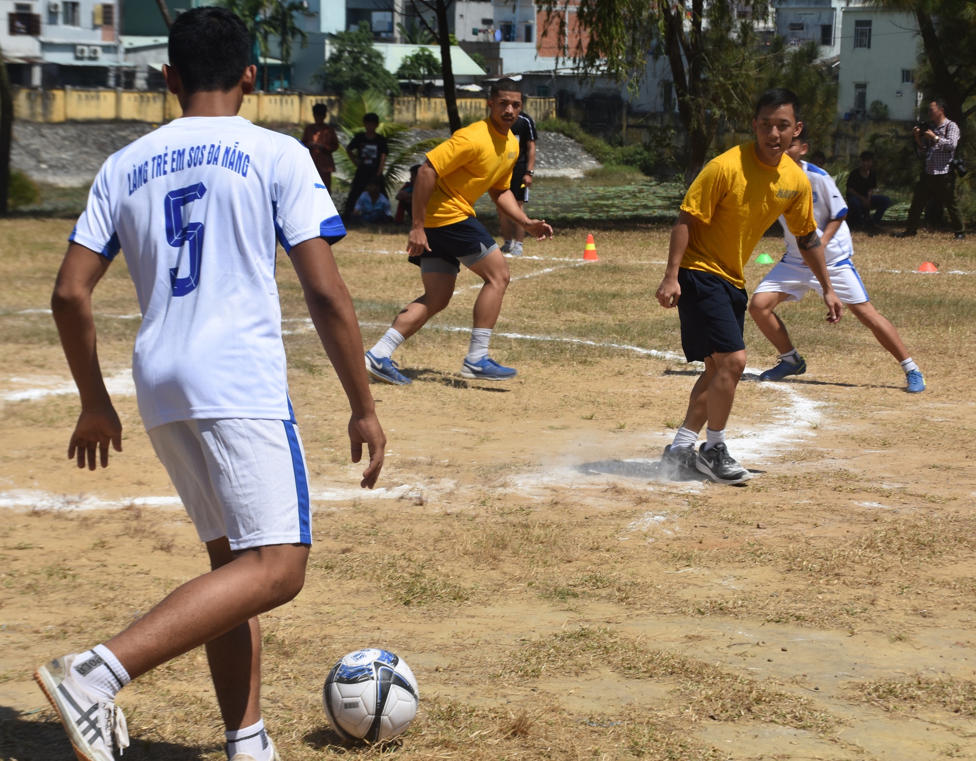 Hai quan My tham Da Nang anh 4