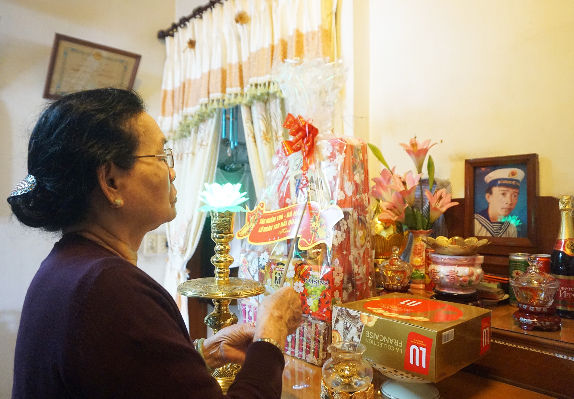 Tưởng niệm các liệt sĩ hy sinh trong trận chiến gạc ma ảnh 2 Tuong niem cac liet si hy sinh trong tran chien gac ma anh 2