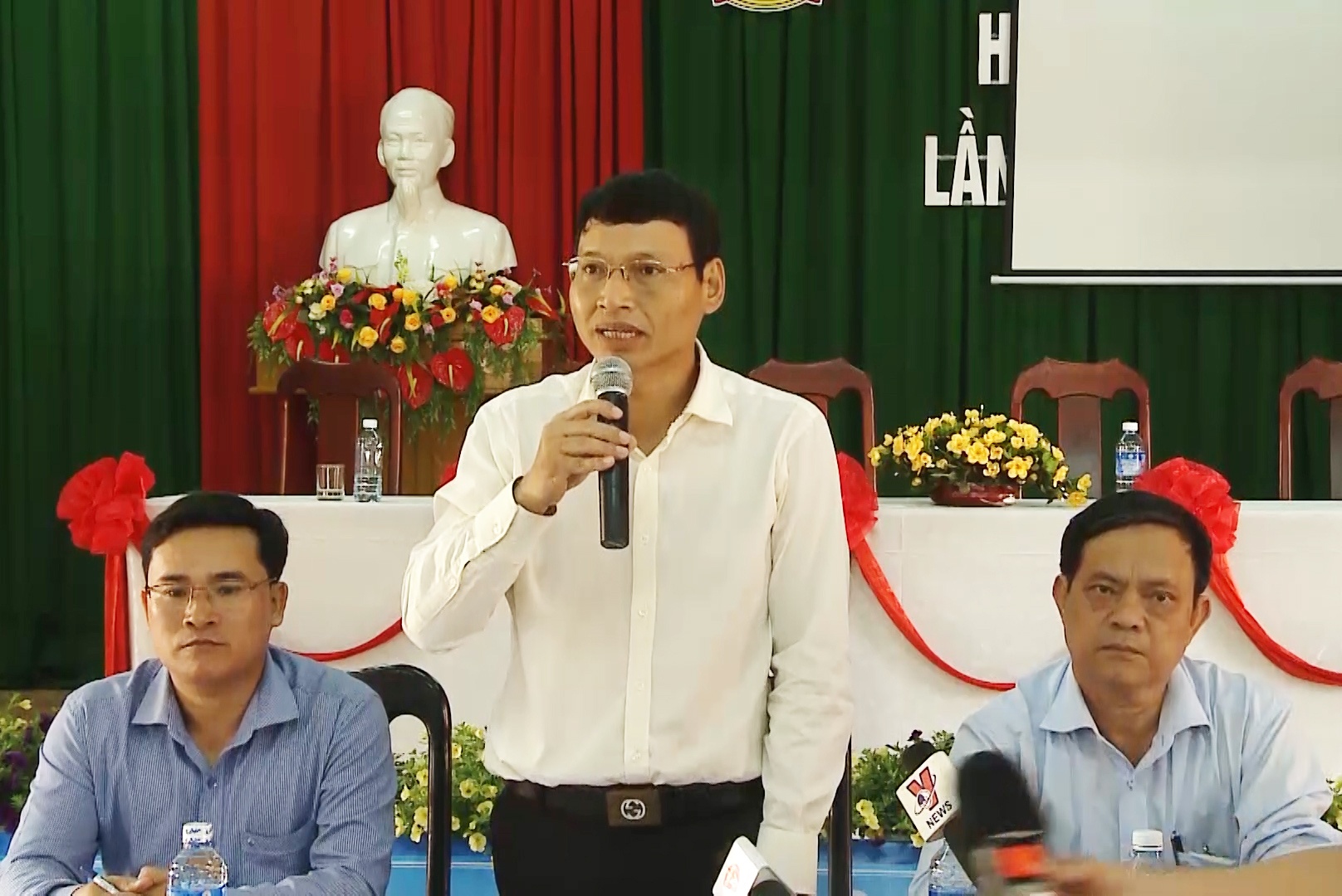 Lanh dao Da Nang bat nhat, dan lai phan doi 2 nha may thep gay o nhiem hinh anh