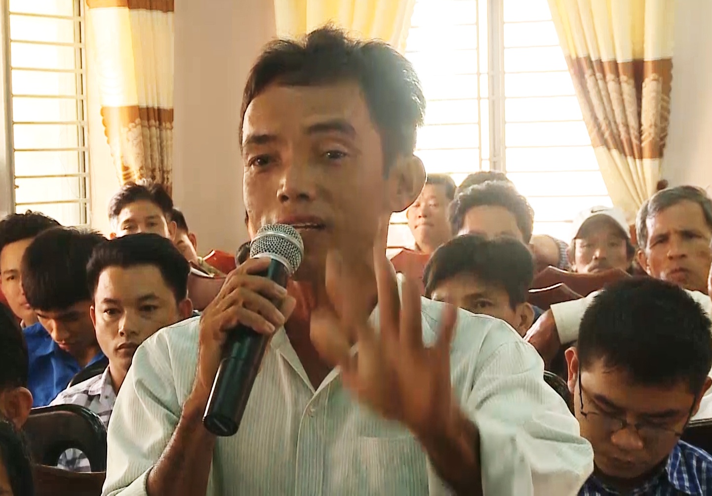 Ong Huynh Duc Tho noi ve quyet dinh bat nhat doi voi 2 nha may thep hinh anh